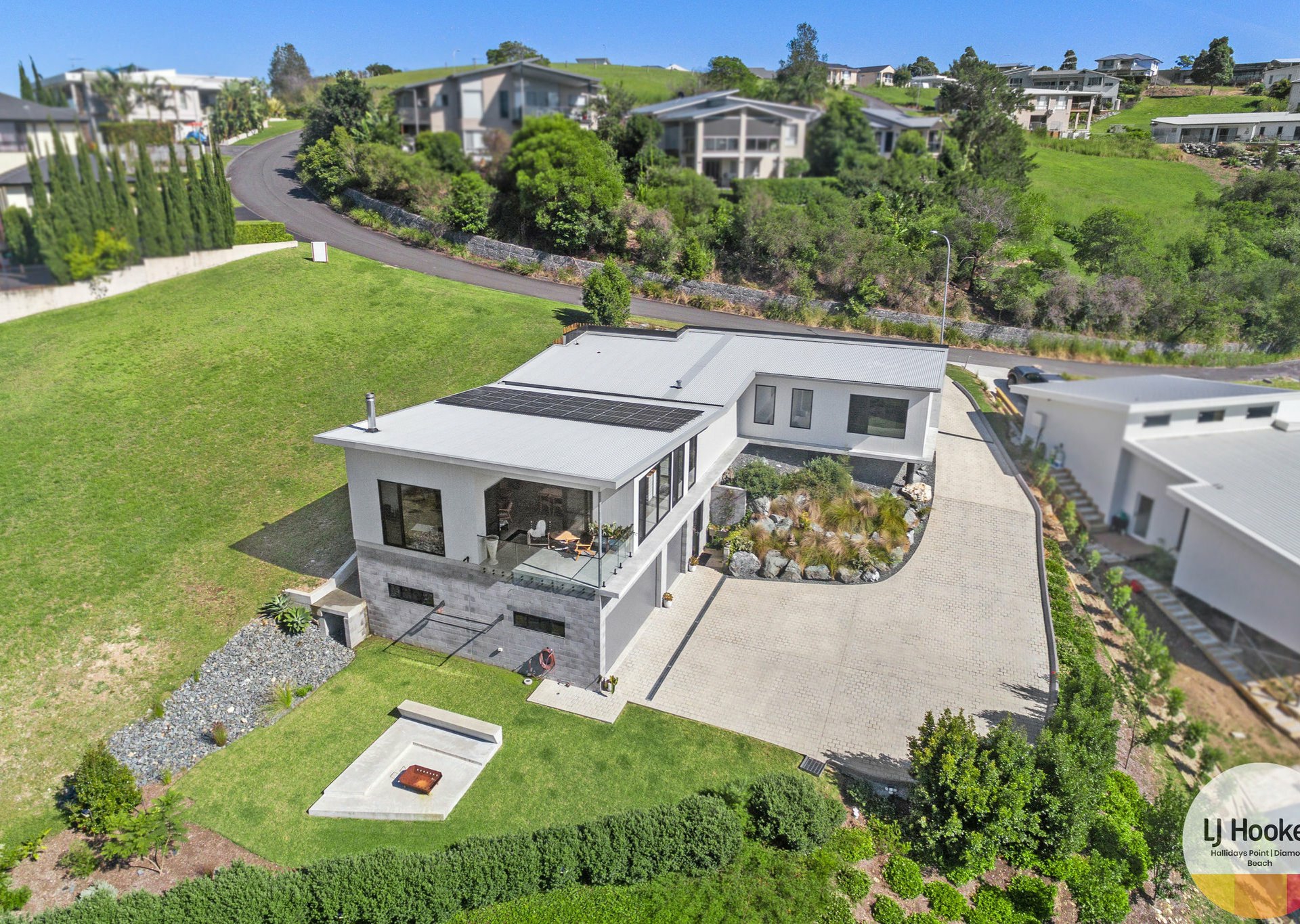 7 Gum Blossom Place — photo from LJ Hooker Hallidays Point | Diamond Beach