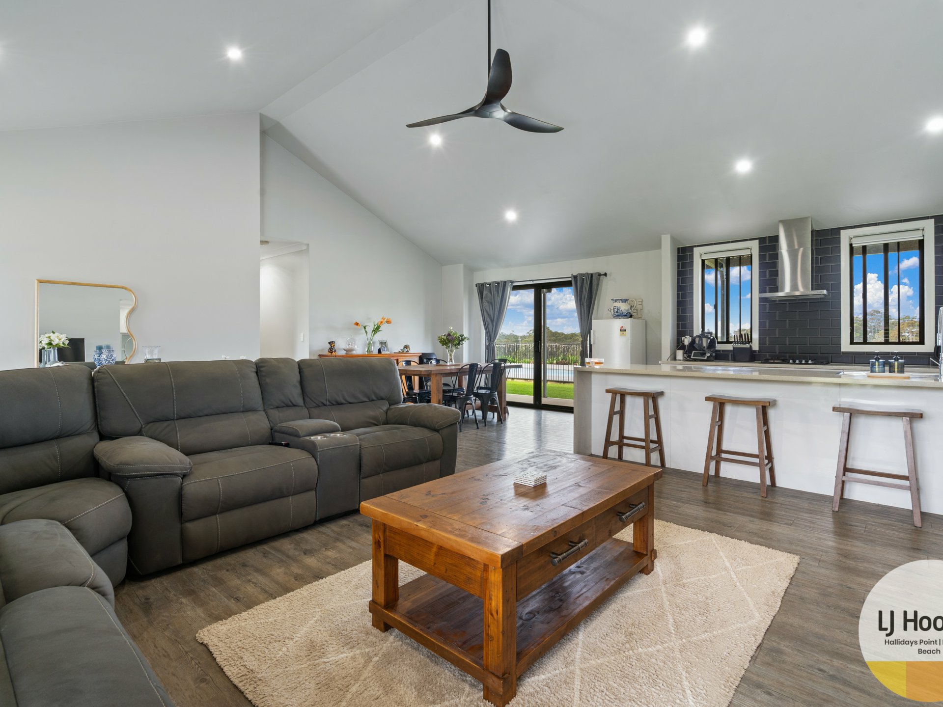 414 Tallwood Drive — photo 30 of 30