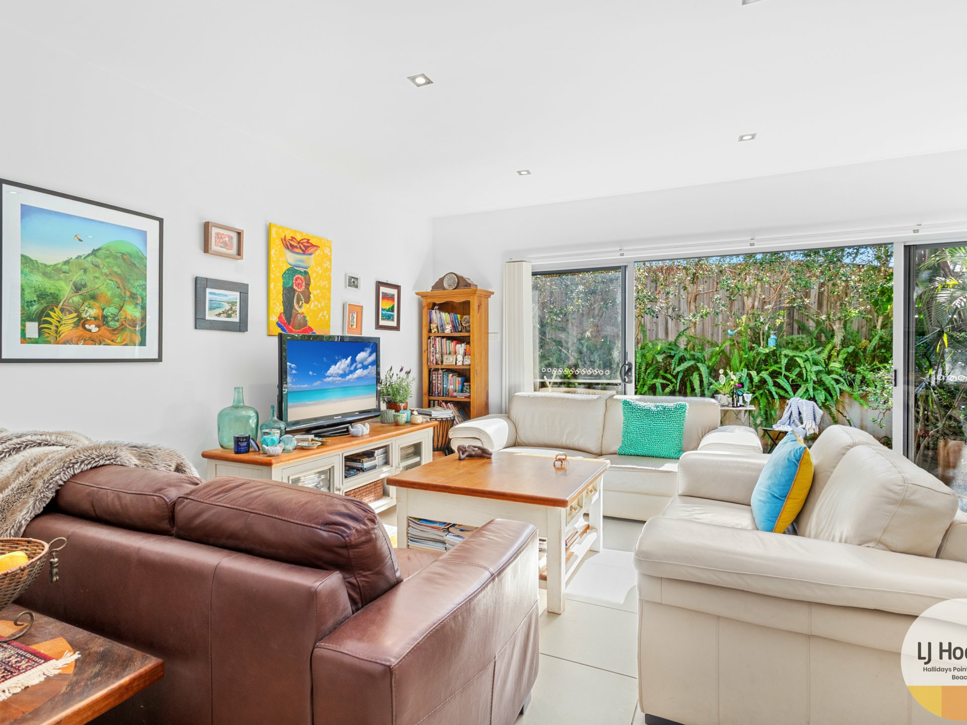 1/33-37 Emerald Drive — photo 6 of 21