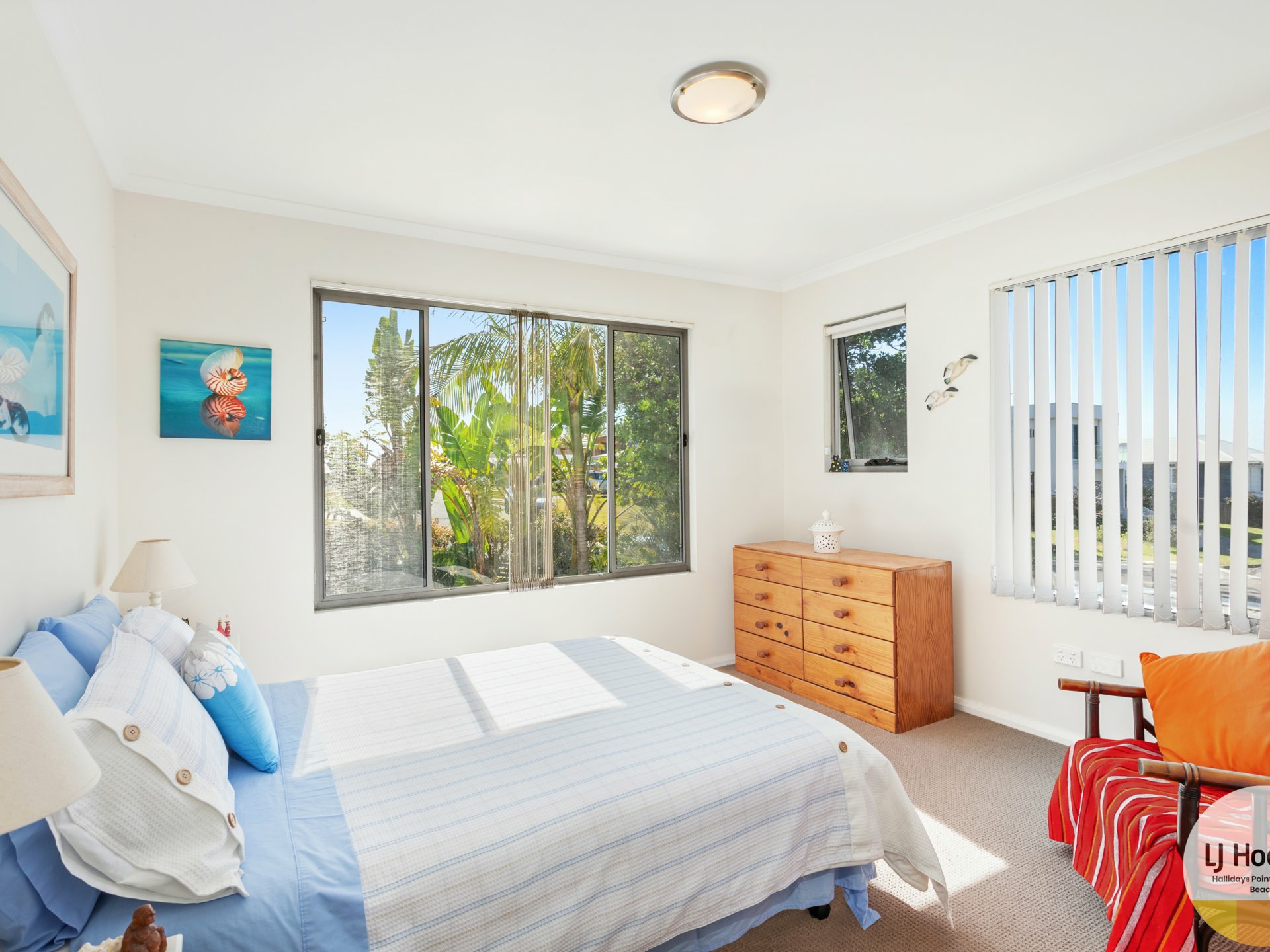 1/33-37 Emerald Drive — photo 8 of 21