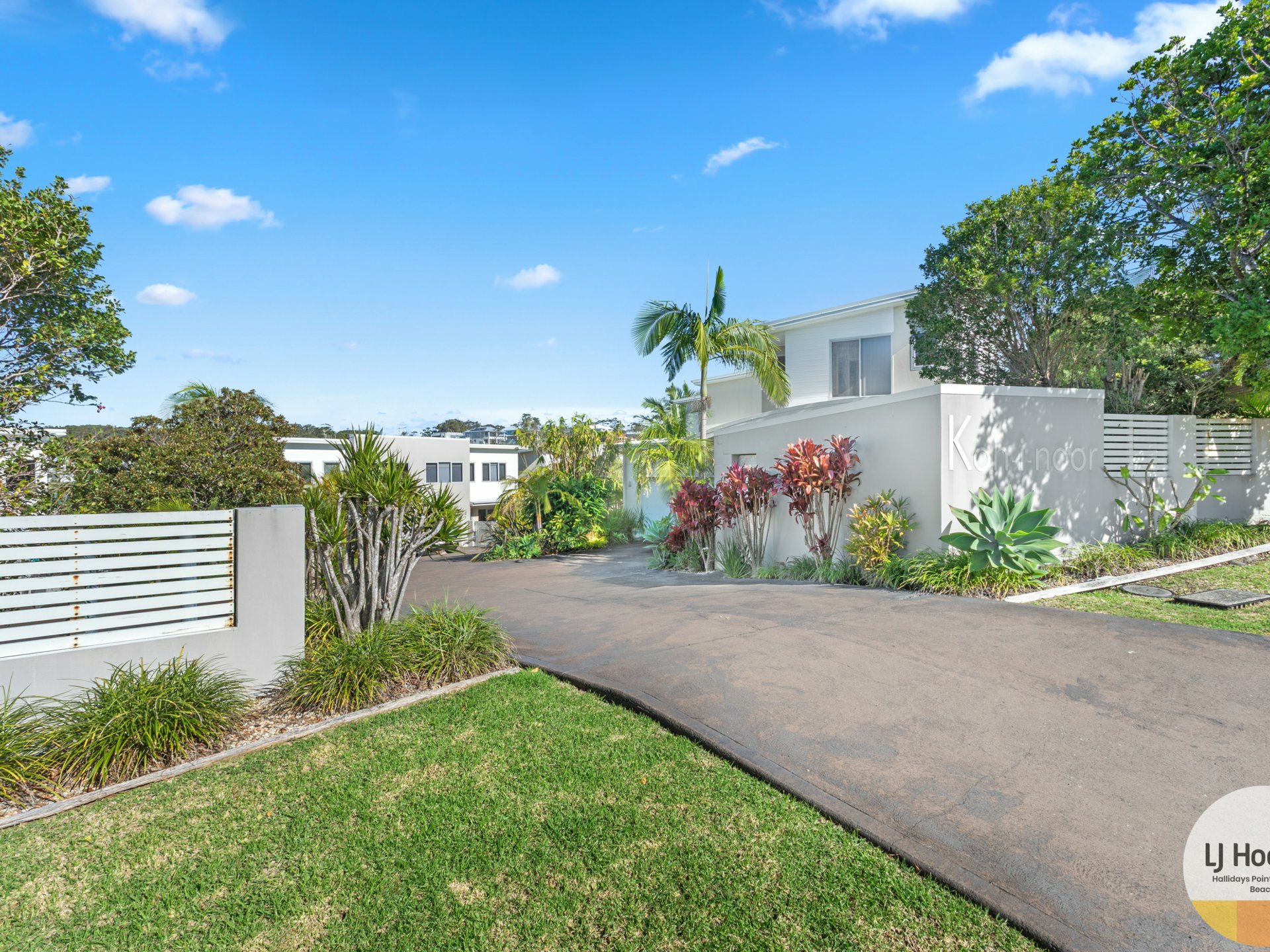 1/33-37 Emerald Drive — photo 16 of 21