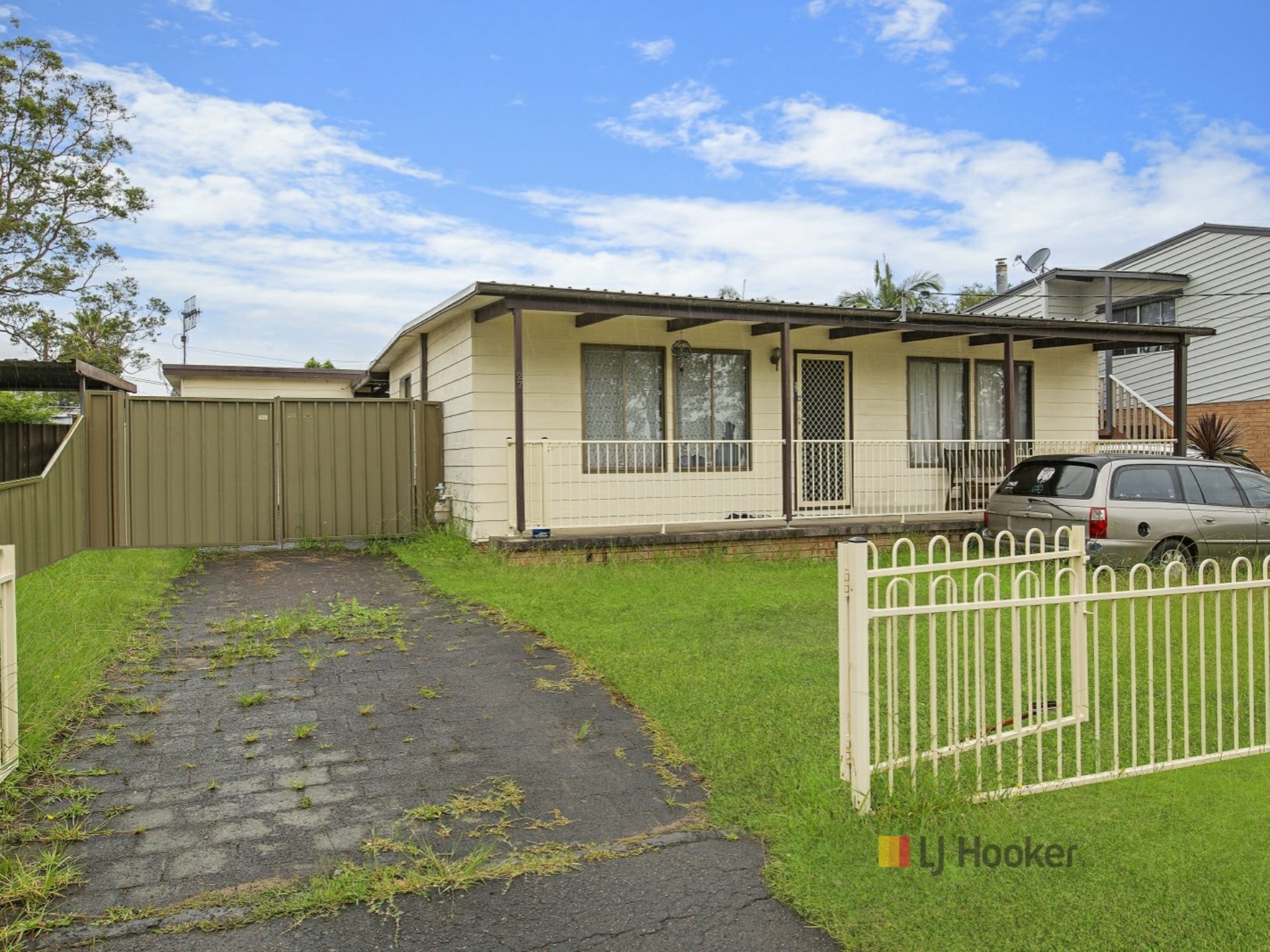 27 Kawana Avenue Blue Haven NSW