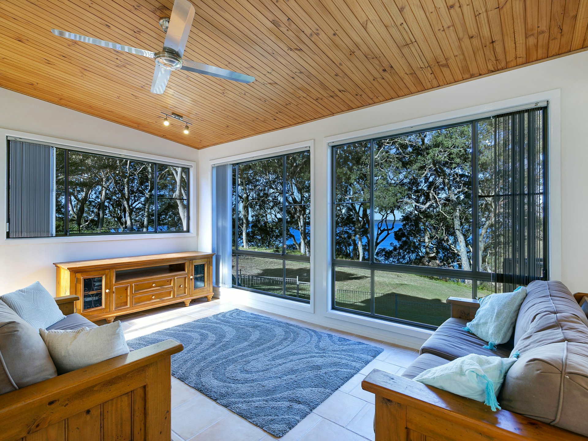 1 Parklake Close, Wyongah