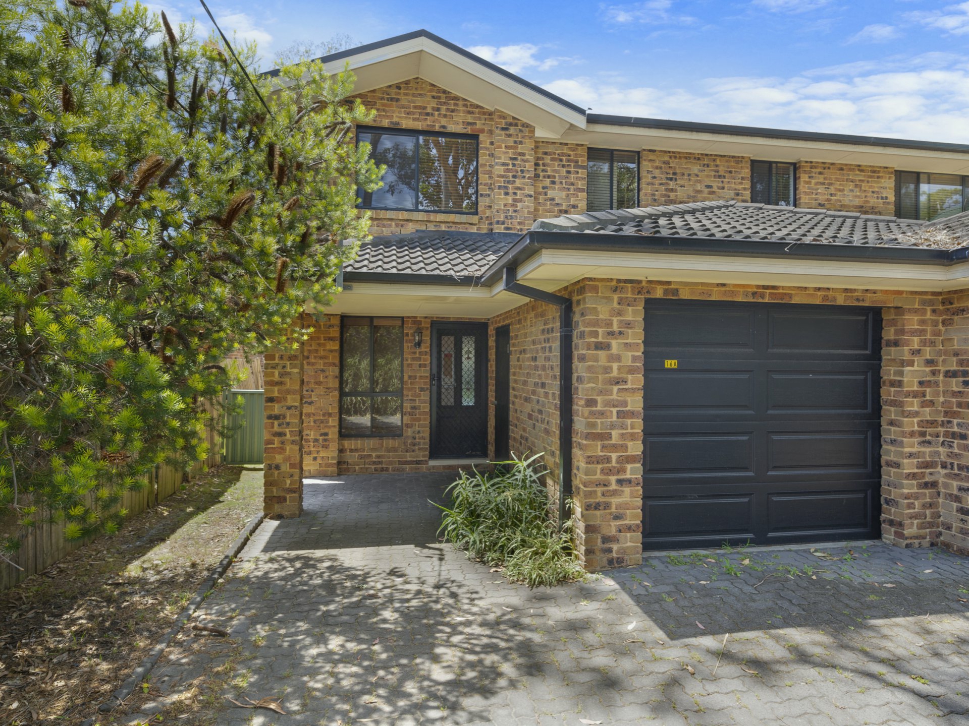 16a Barclay Avenue Mannering Park NSW