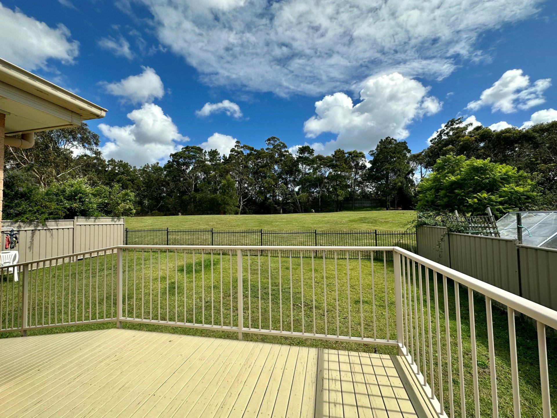 16 Roanoke Drive, LAKE MUNMORAH