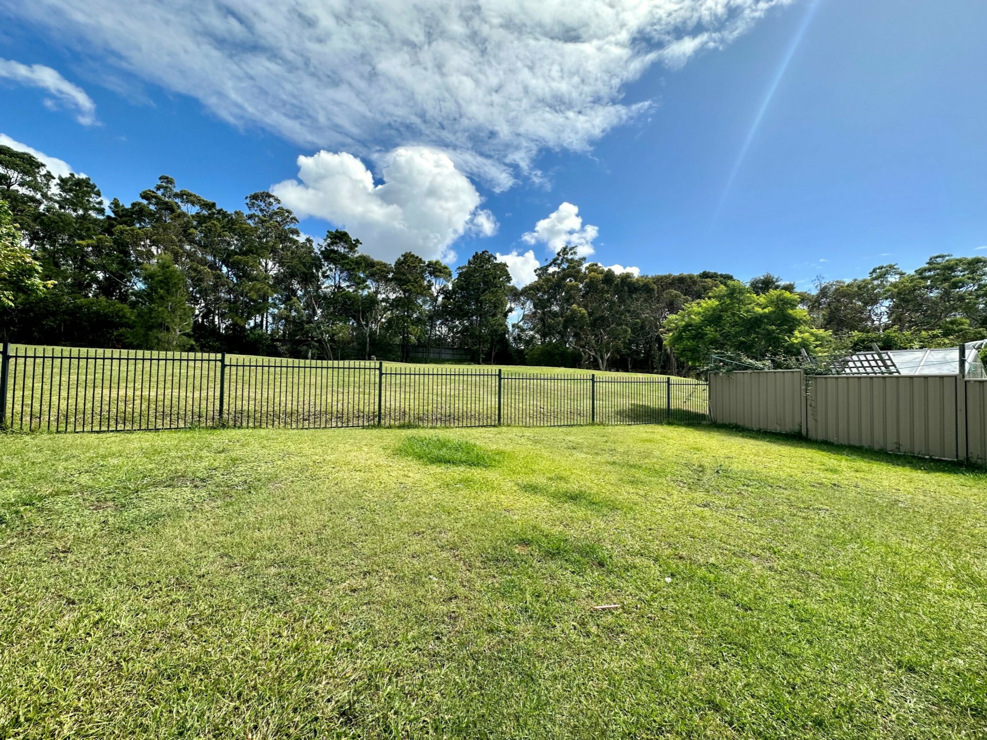 16 Roanoke Drive, LAKE MUNMORAH