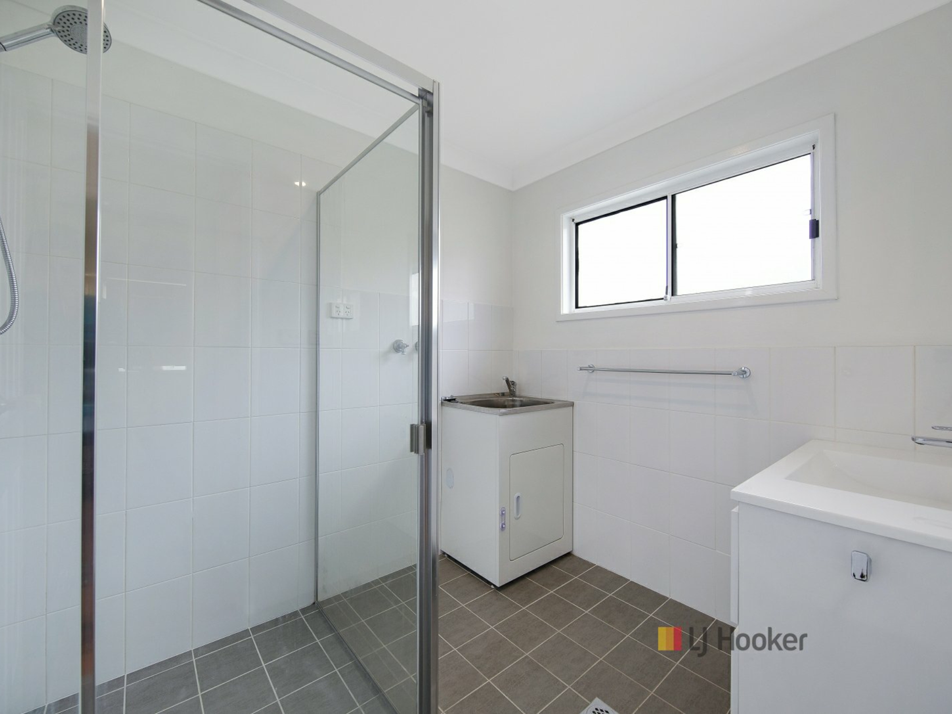 12 Kevin Street, MANNERING PARK