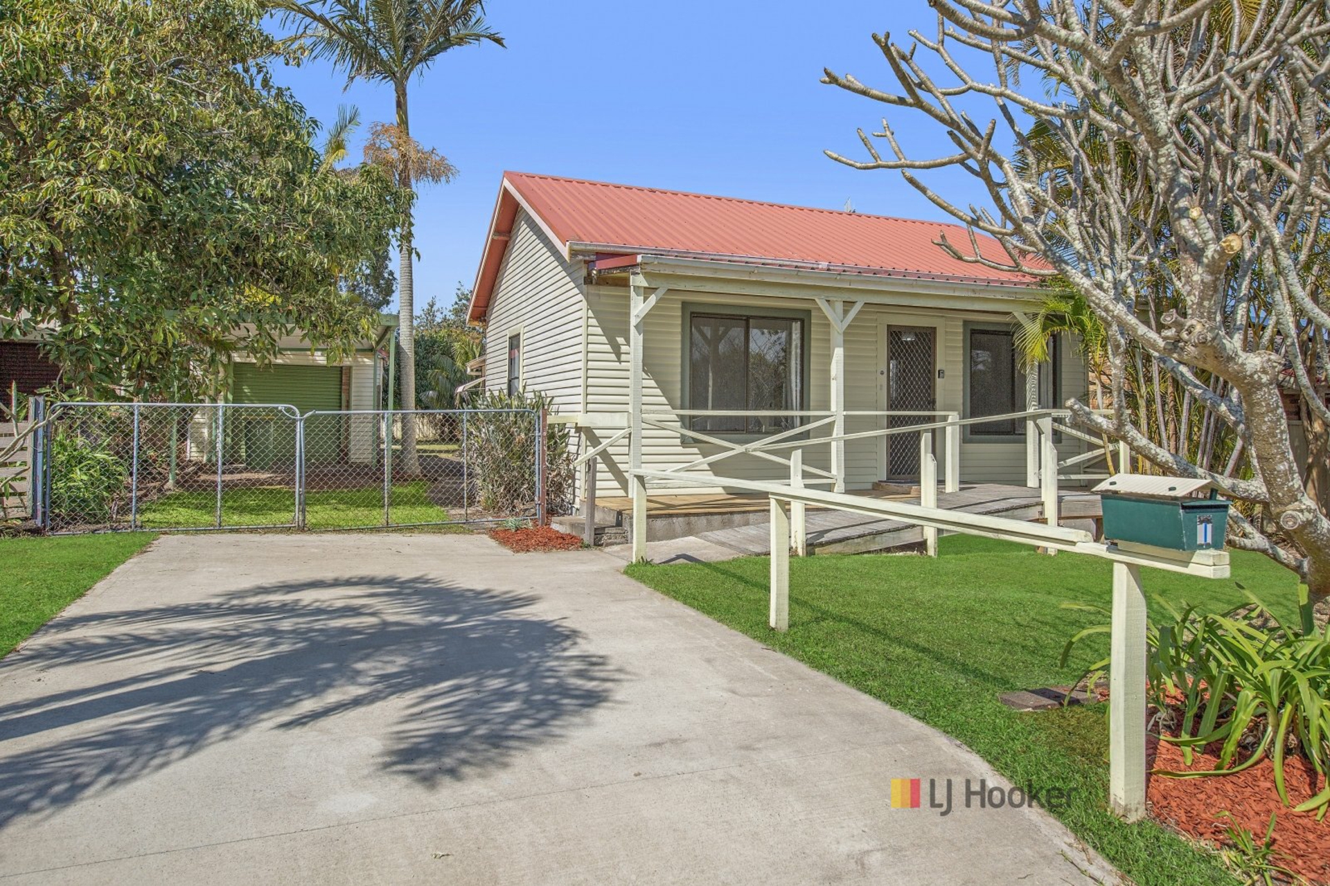 1 Holmes Avenue, TOUKLEY