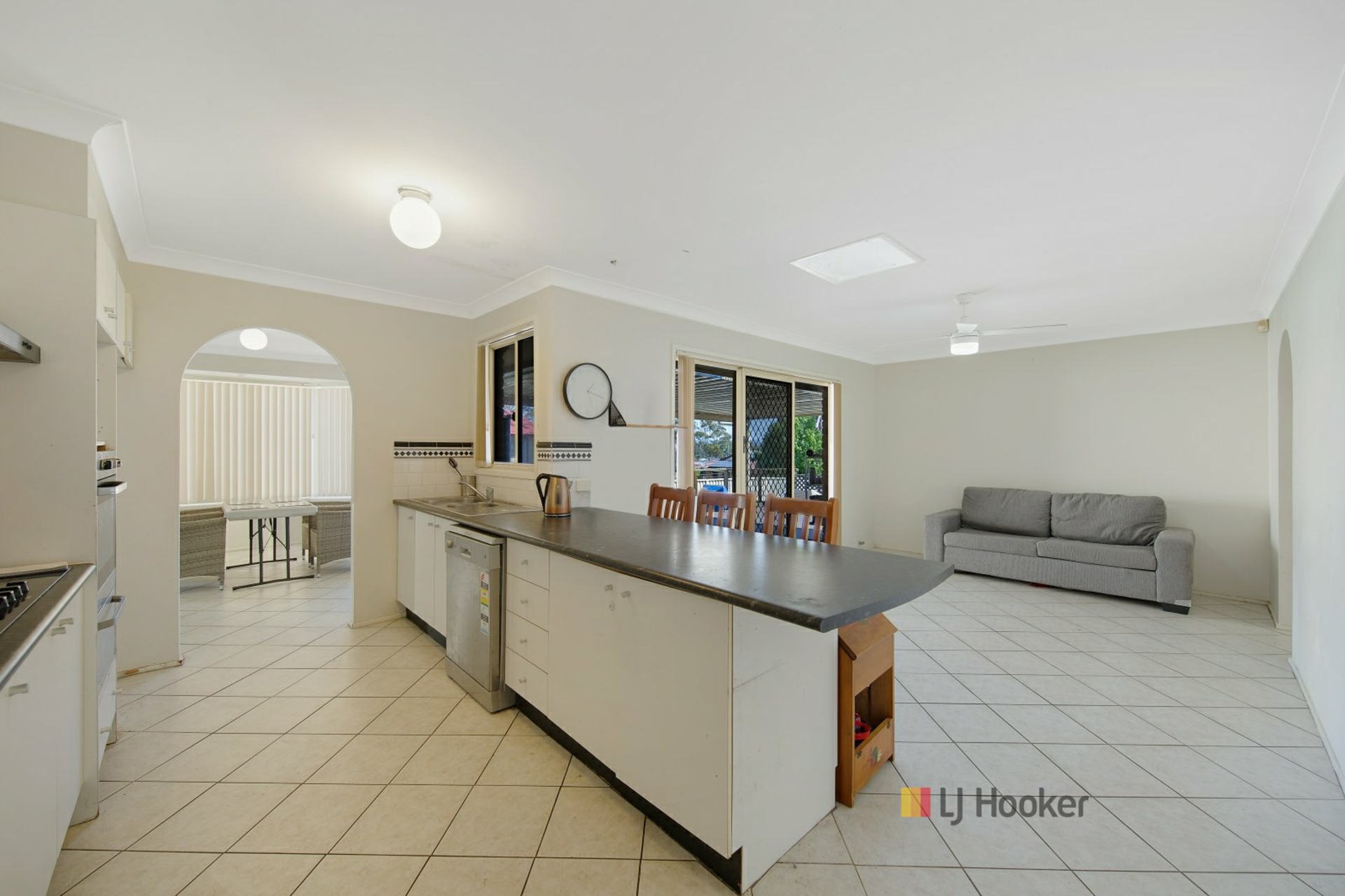 64 Katoomba Ave, SAN REMO