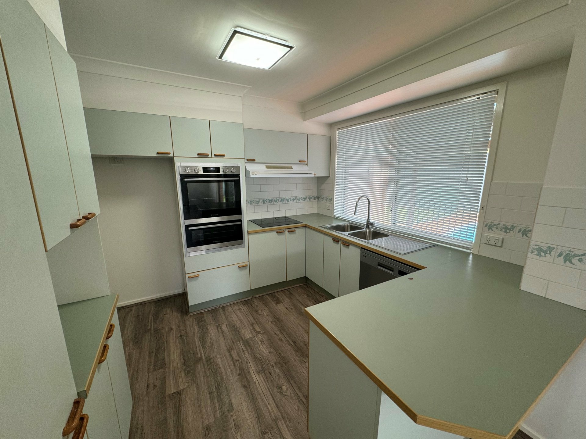 8 Rodney Close, LAKE MUNMORAH