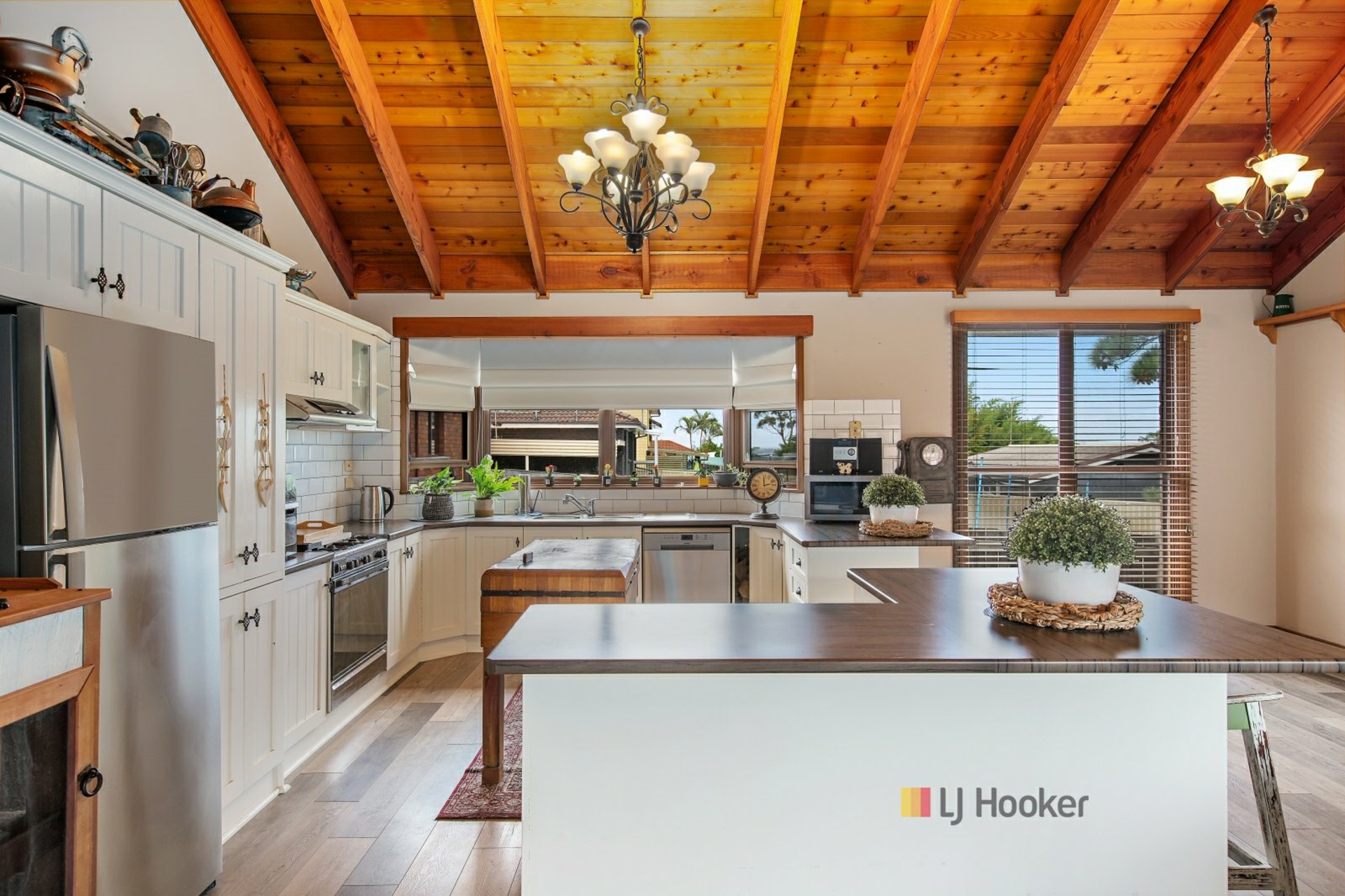44 Lakeway Drive, LAKE MUNMORAH