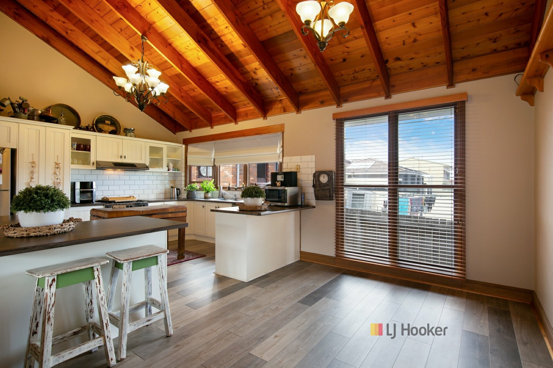 44 Lakeway Drive, LAKE MUNMORAH