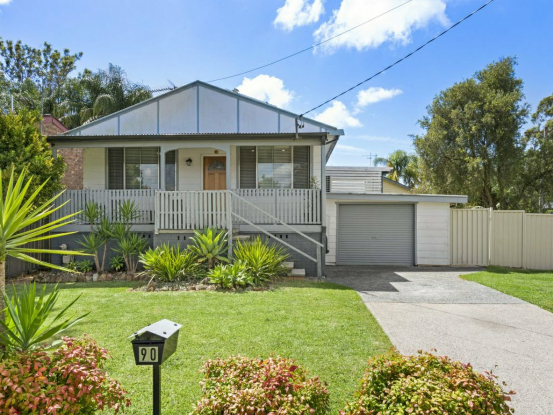 90 Birdwood Drive, BLUE HAVEN