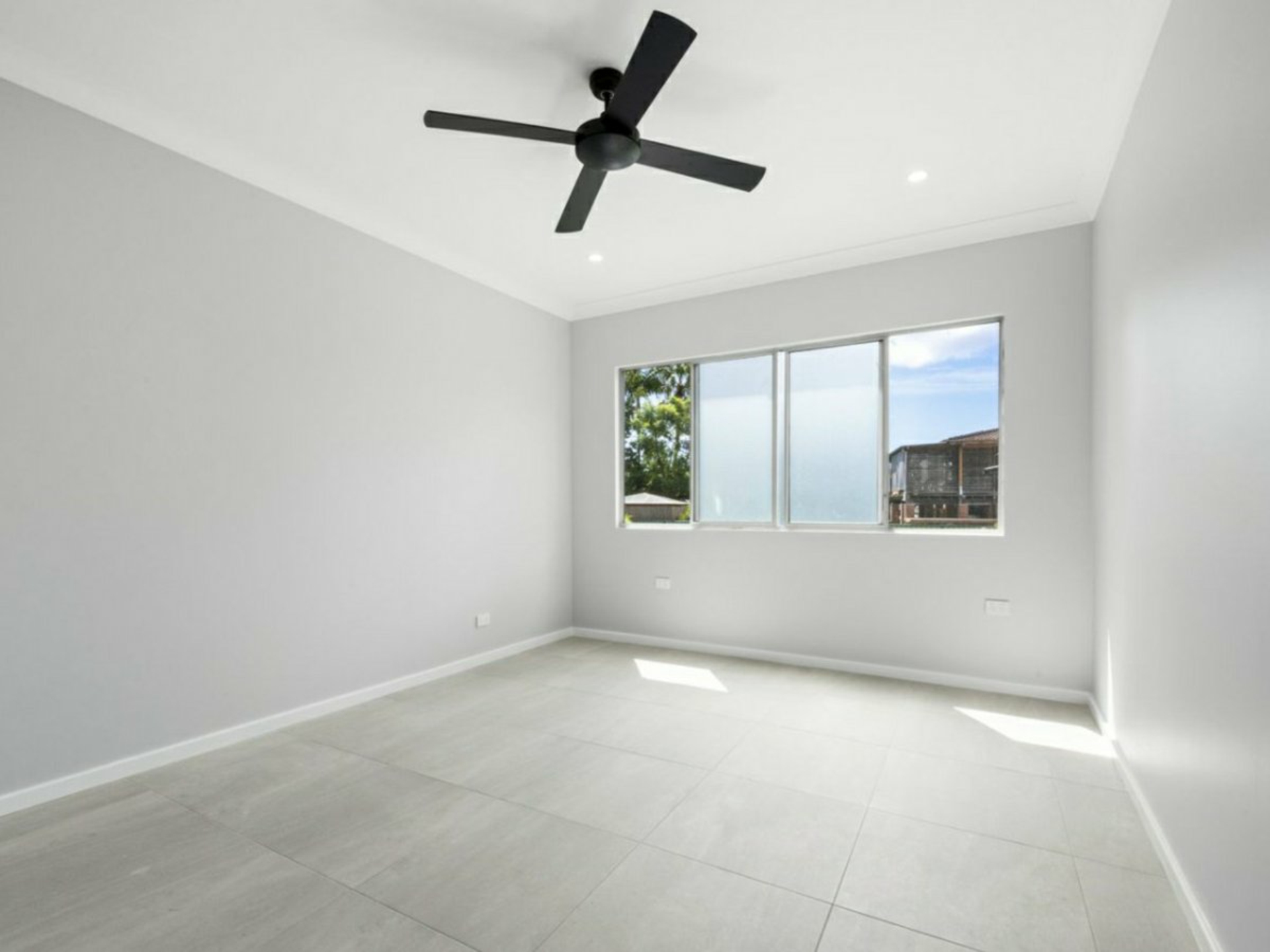 90 Birdwood Drive, BLUE HAVEN