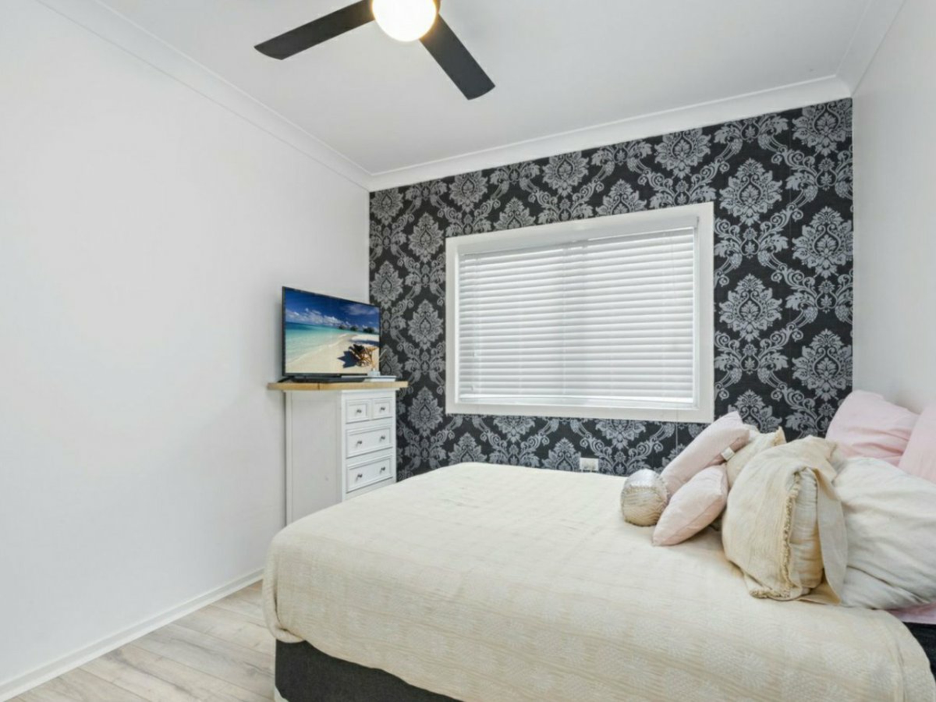 90 Birdwood Drive, BLUE HAVEN