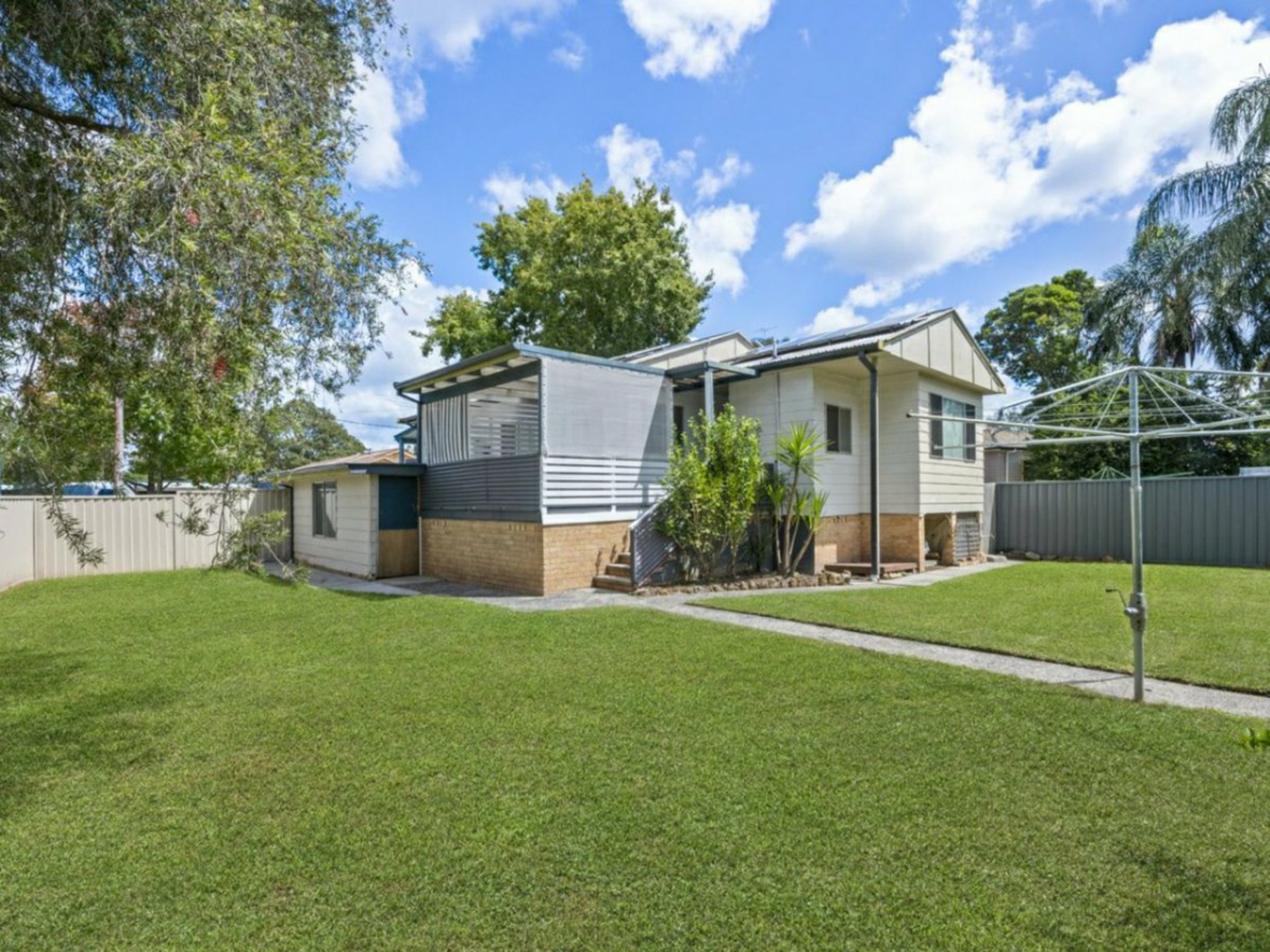 90 Birdwood Drive, BLUE HAVEN