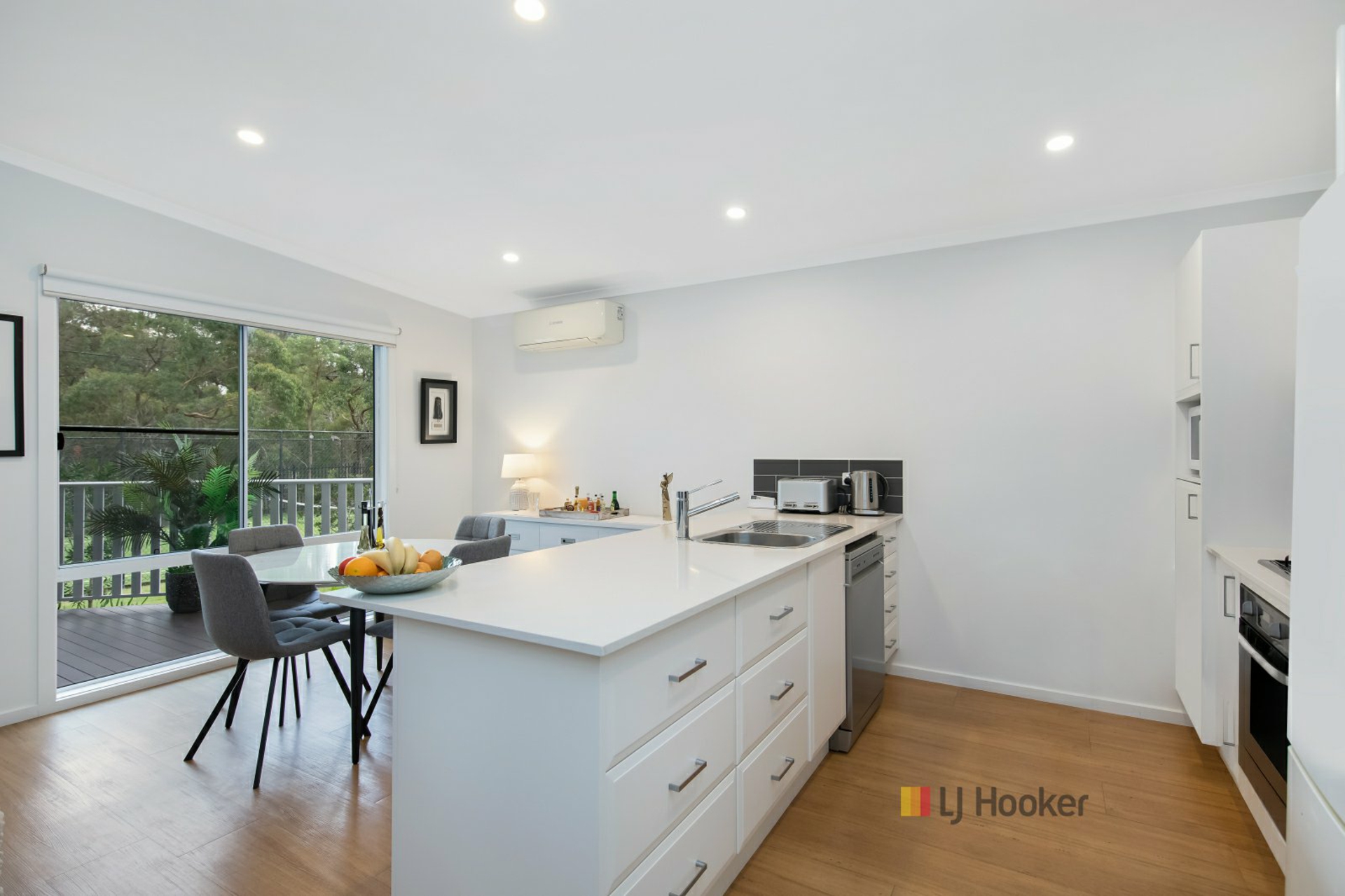 118a/2 Macleay Drive — photo 4 of 21