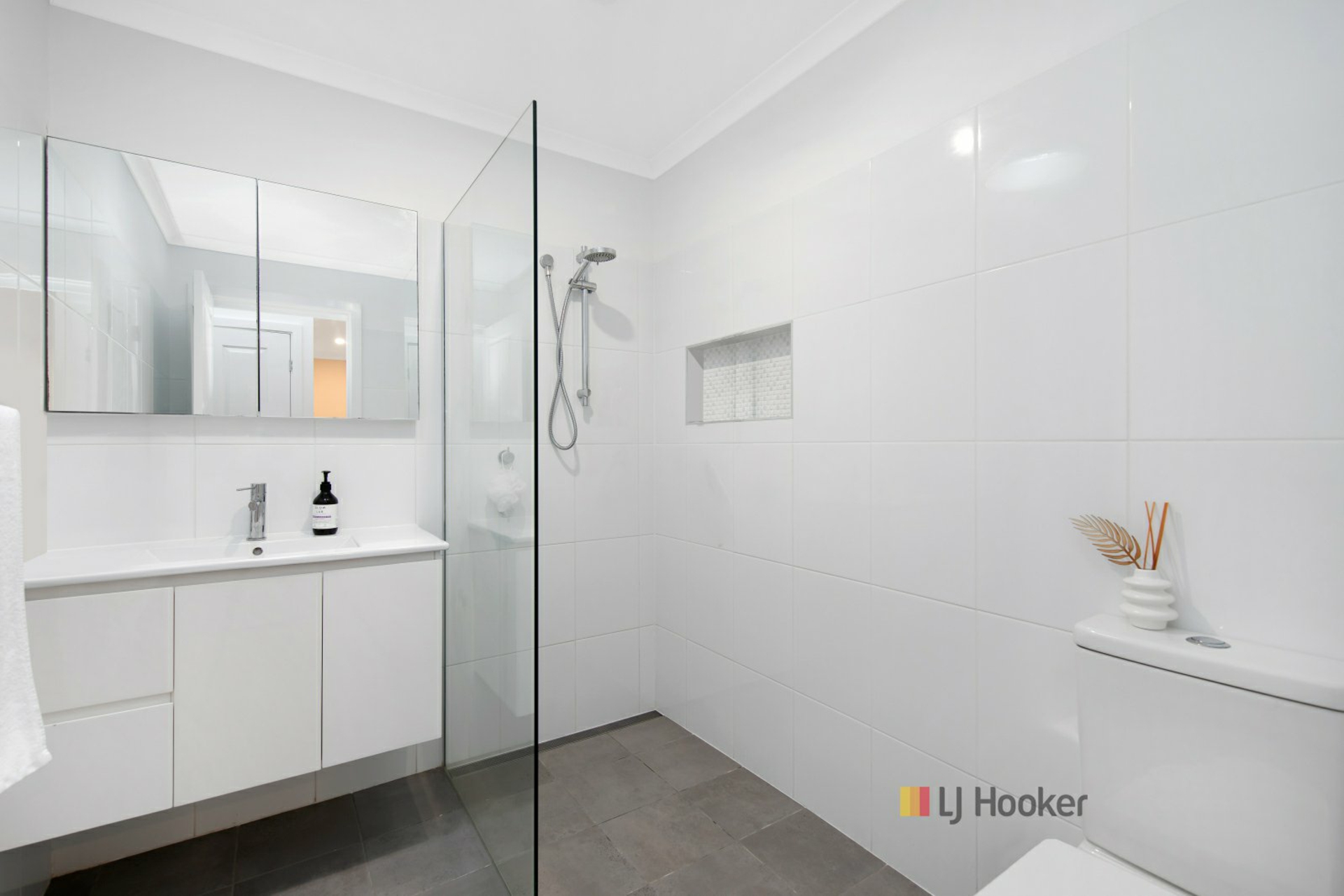 118a/2 Macleay Drive — photo 9 of 21