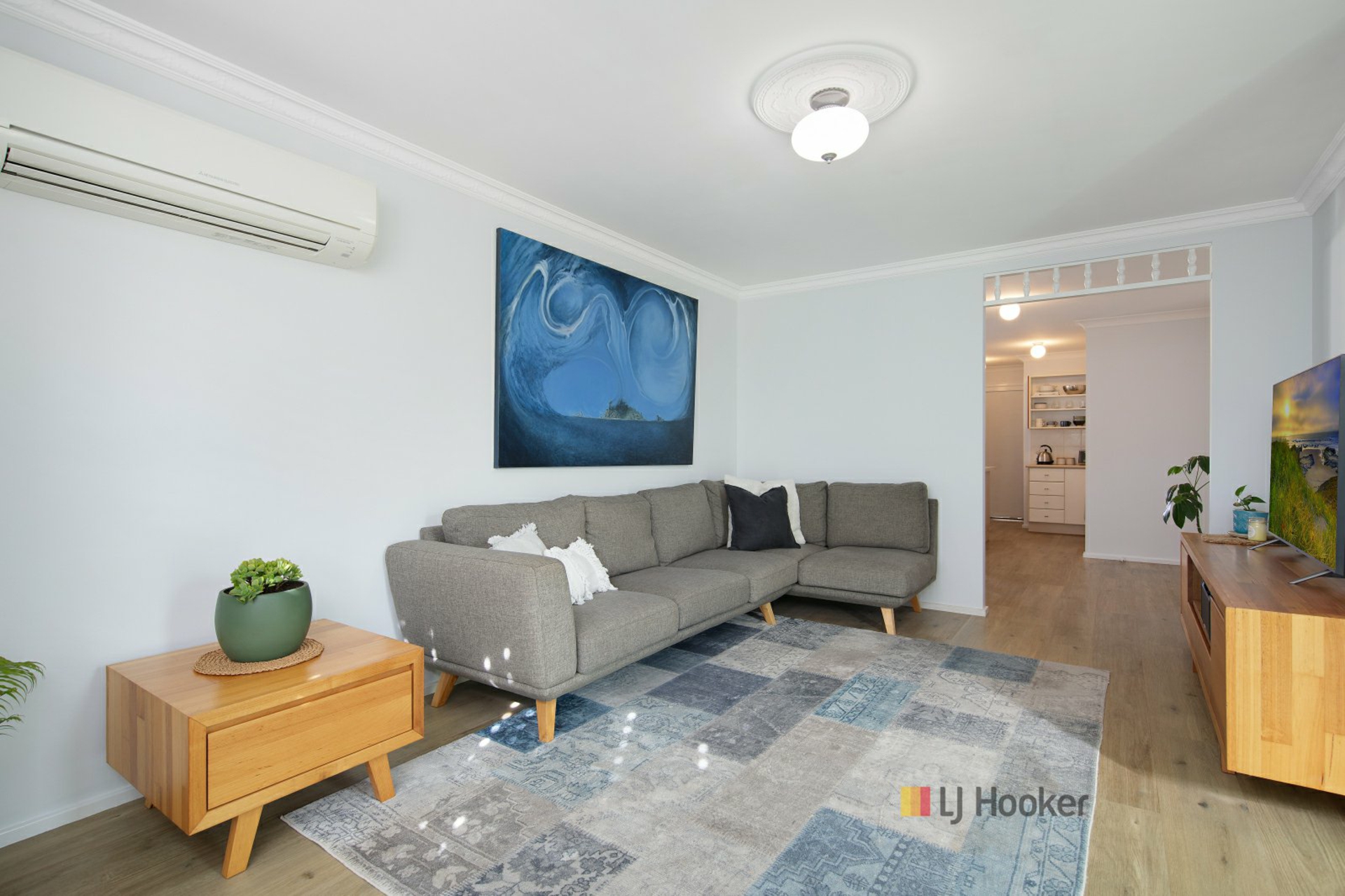 49 Hamlyn Road — photo 5 of 18