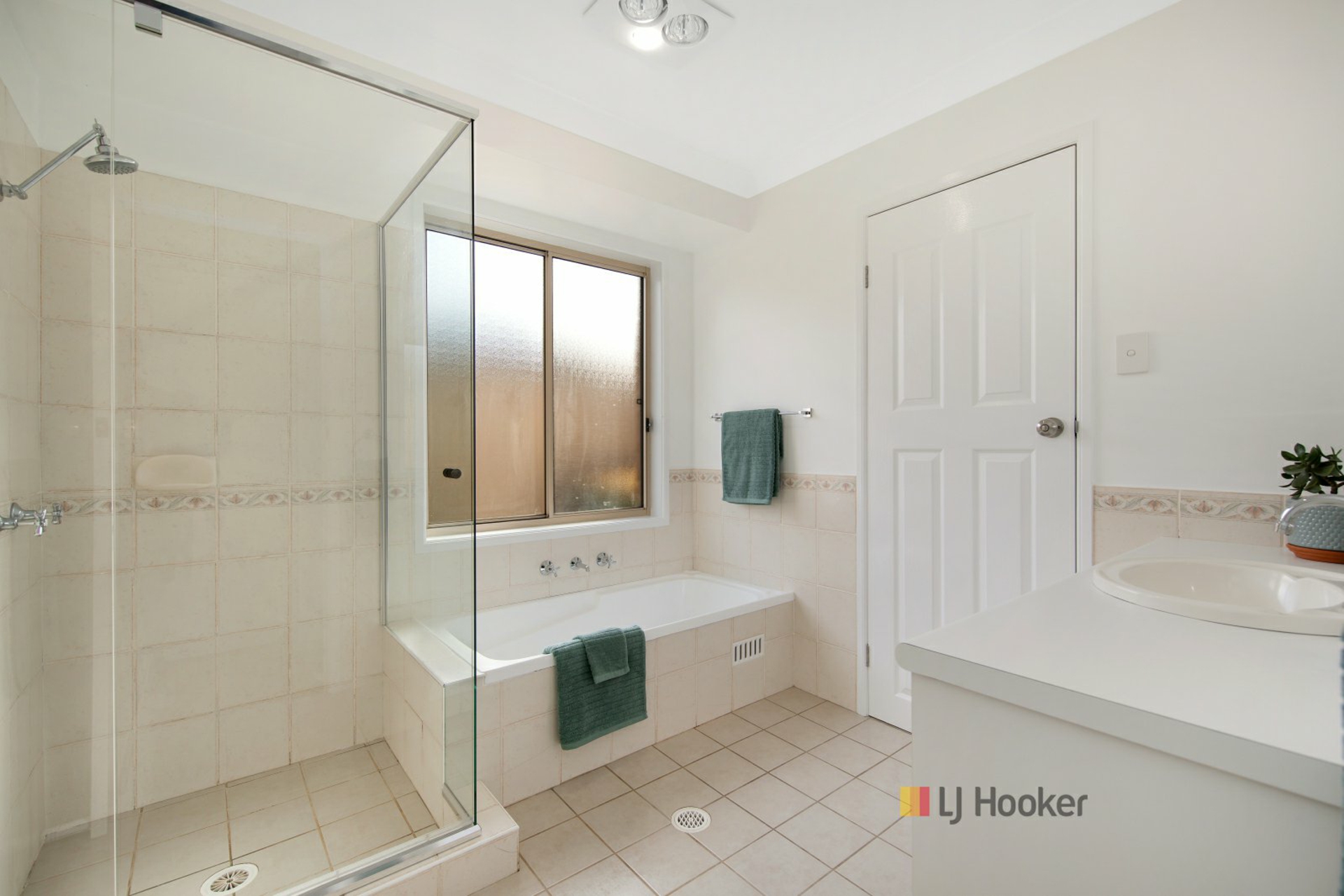 49 Hamlyn Road — photo 10 of 18