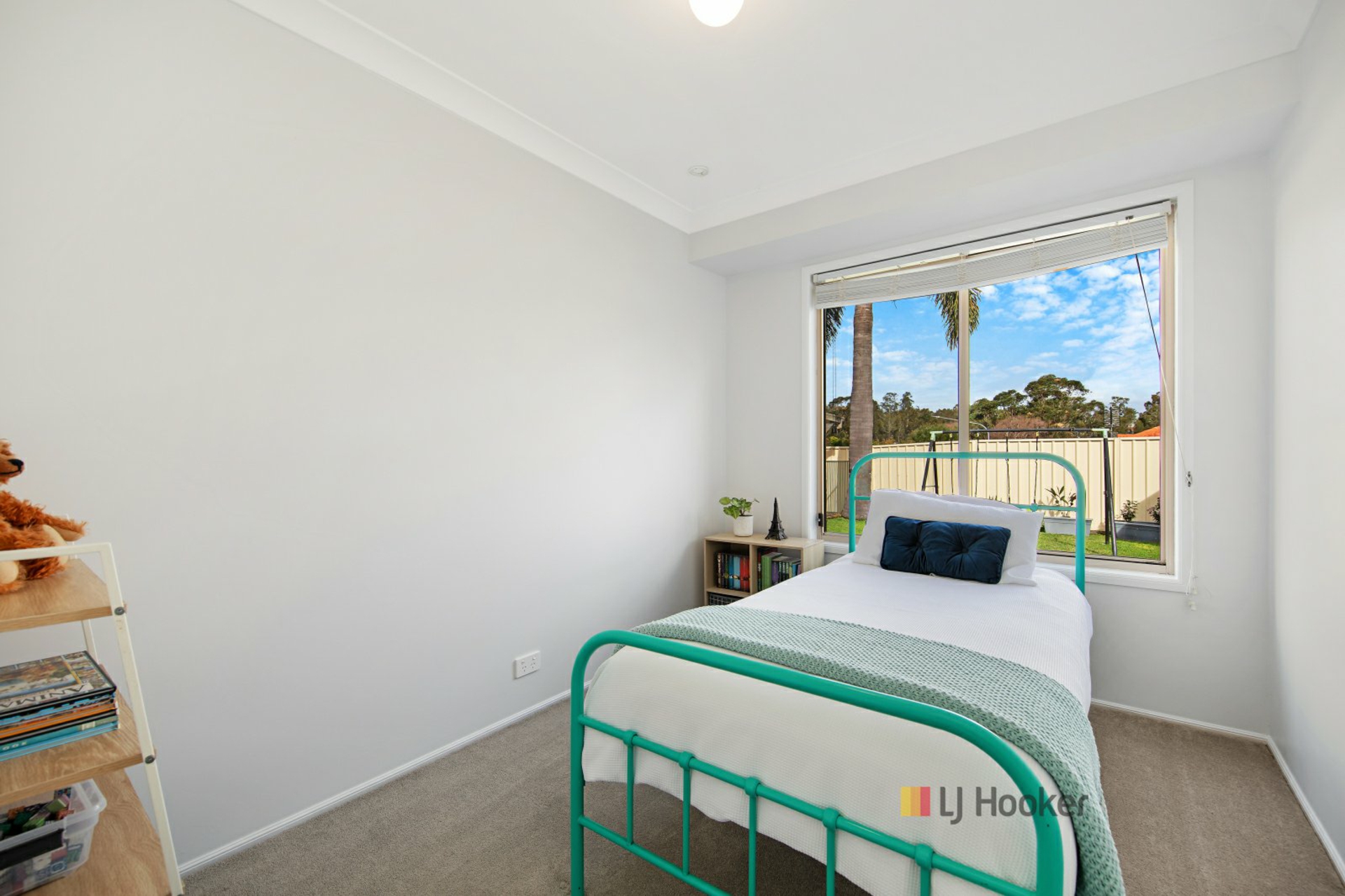 49 Hamlyn Road — photo 12 of 18