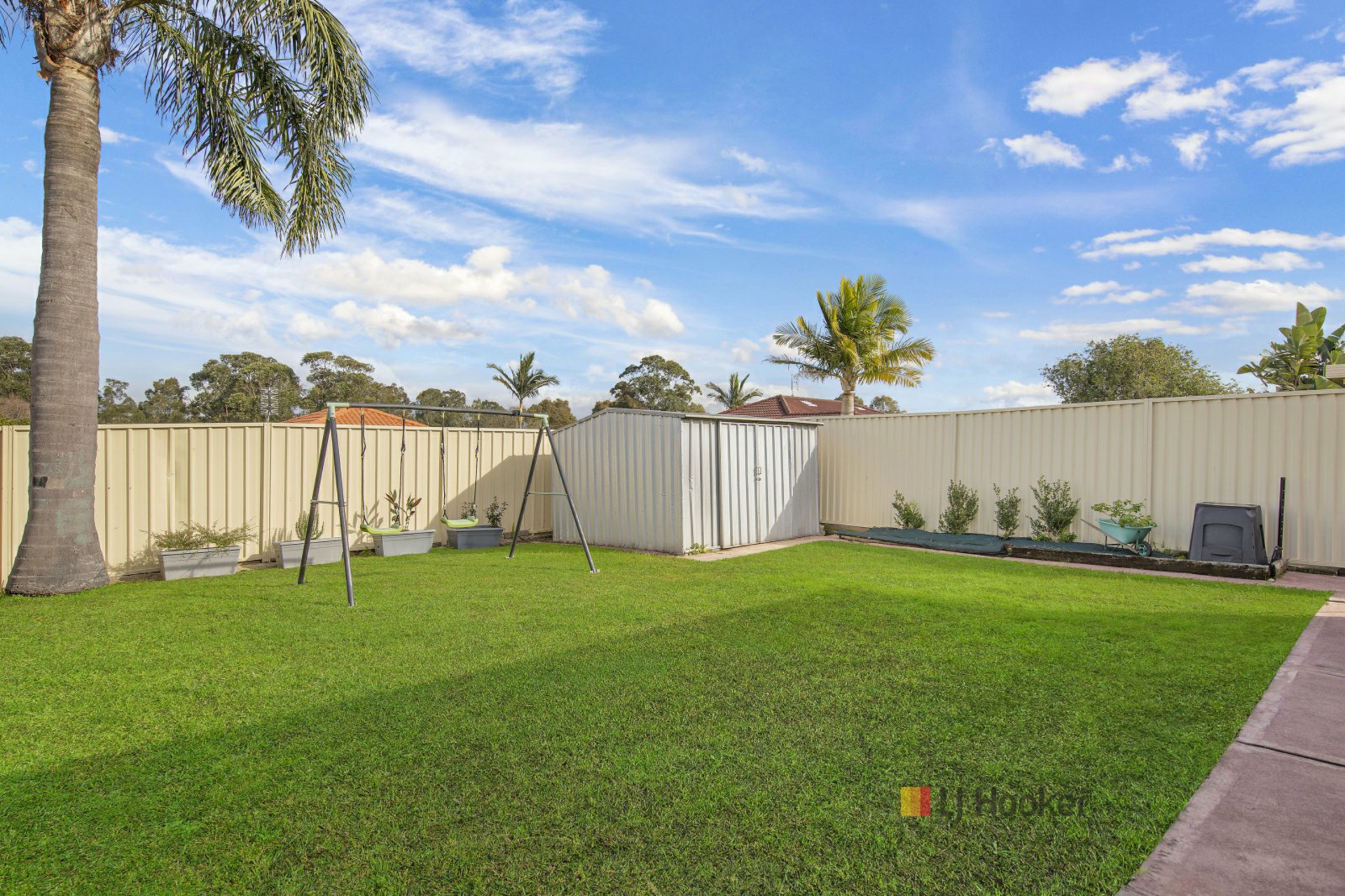 49 Hamlyn Road — photo 15 of 18