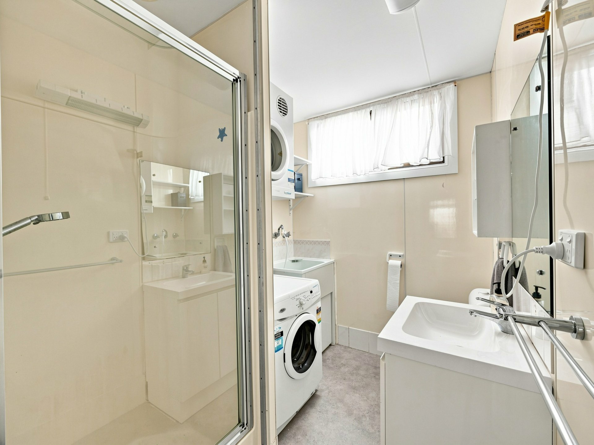 102/2 Macleay Drive — photo 7 of 10