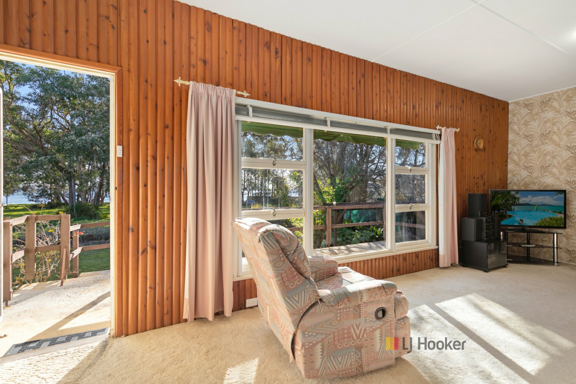 62 Leonard Avenue — photo 6 of 18