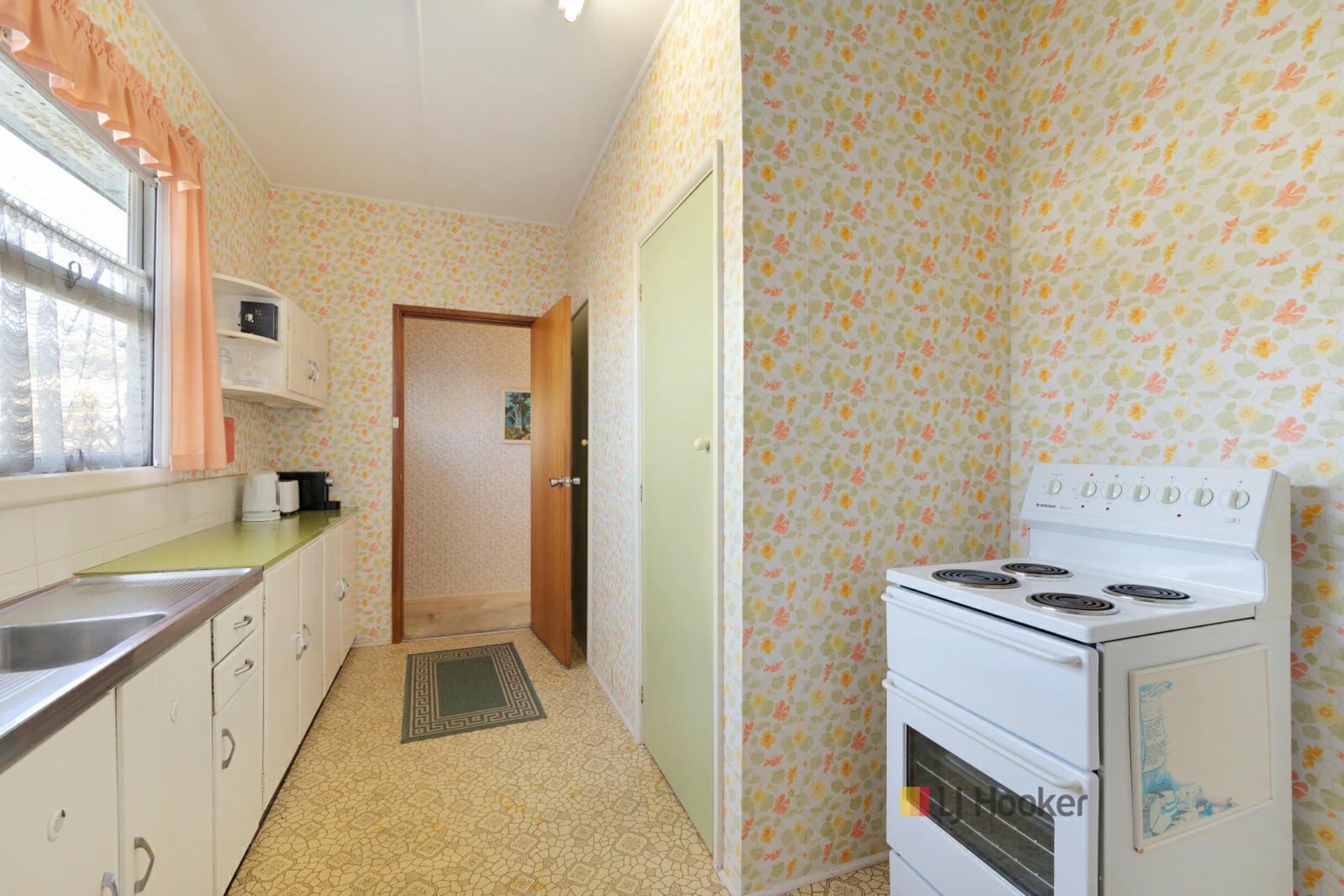 62 Leonard Avenue — photo 9 of 18