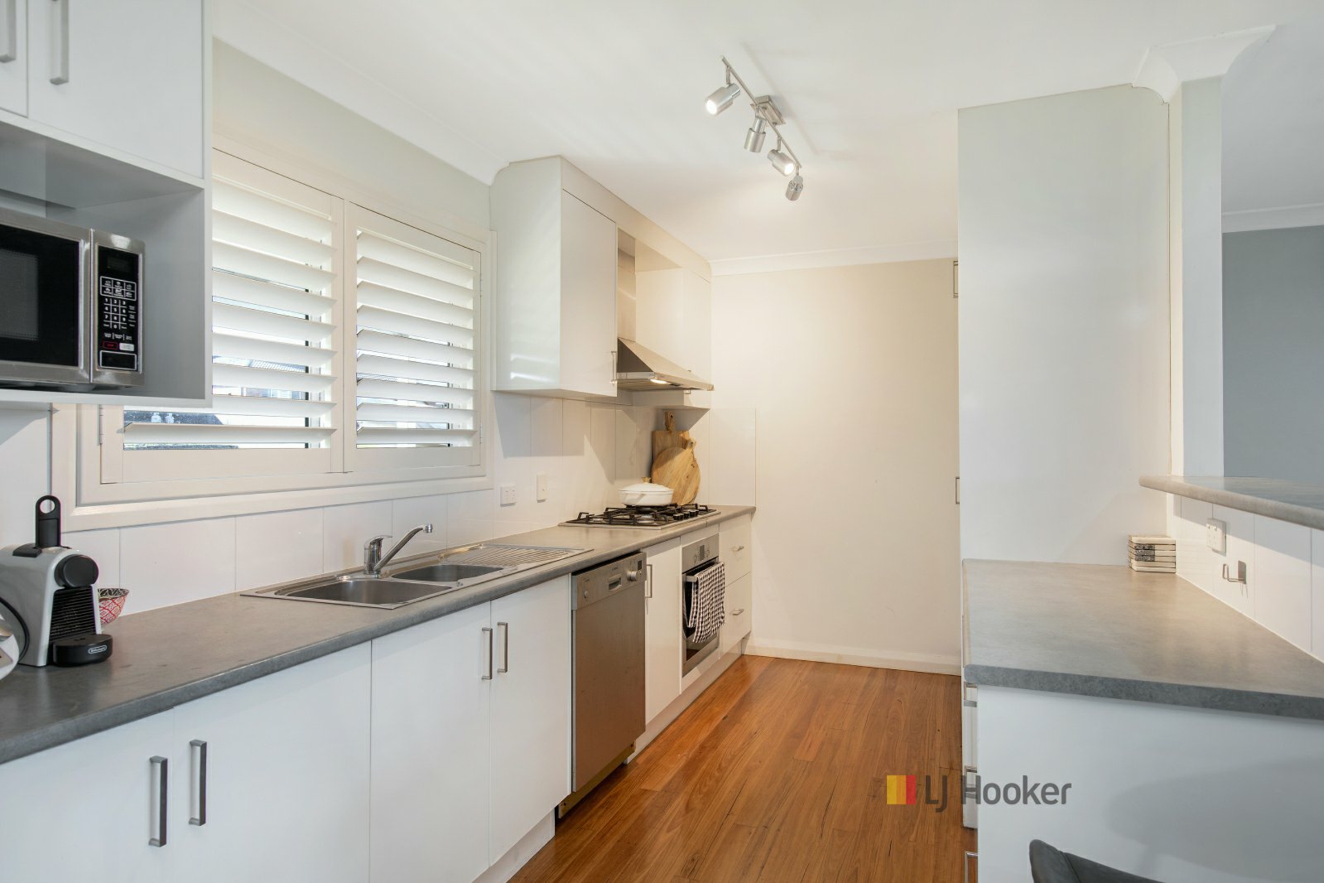 120 Terence Avenue — photo 9 of 18