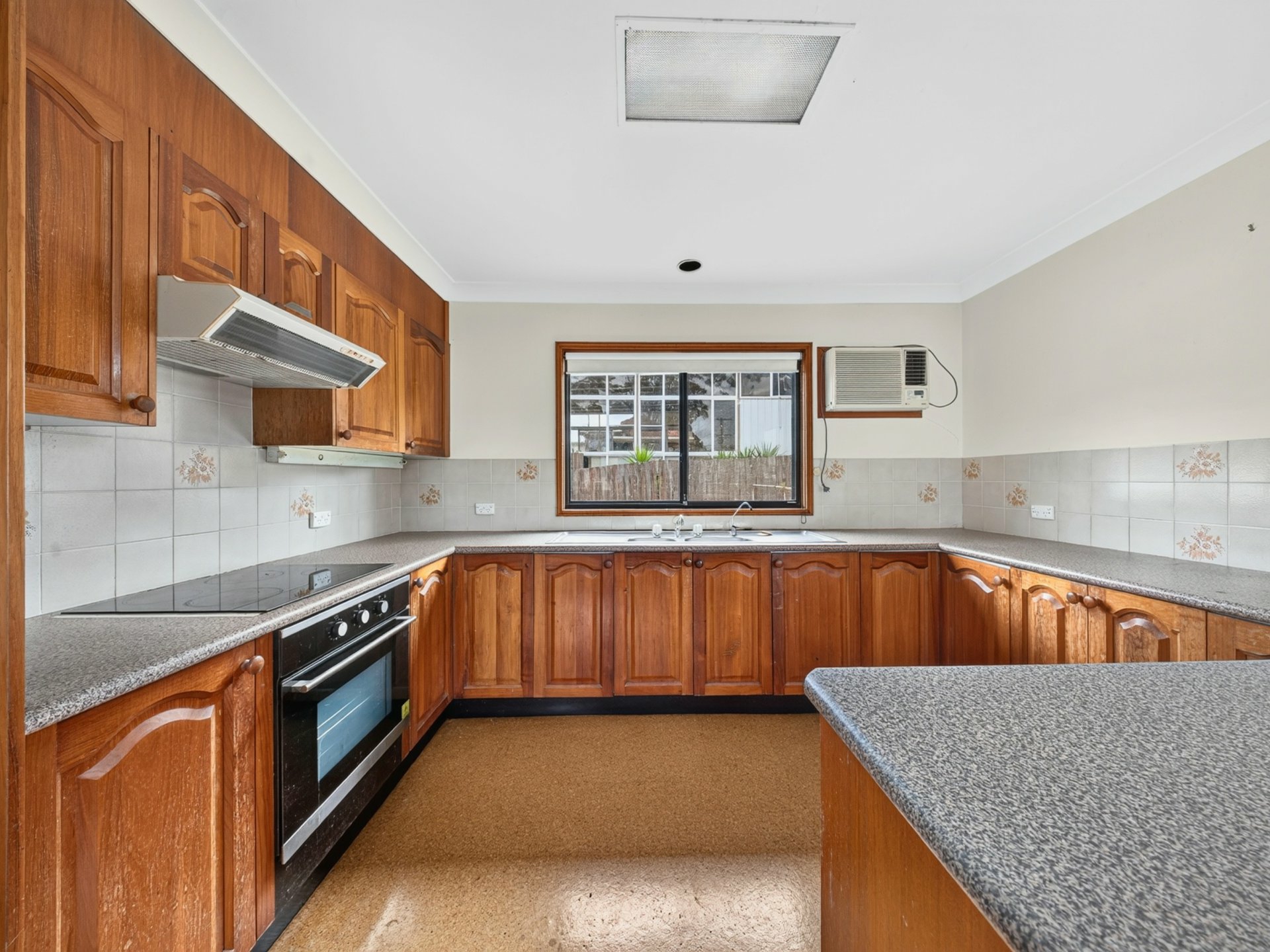28 Parraweena Road — photo 4 of 10
