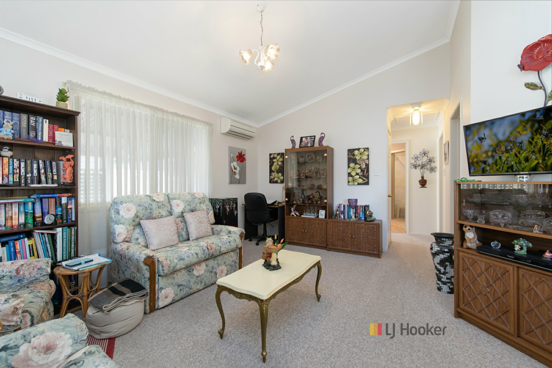 155/186 Sunrise Avenue — photo 4 of 8