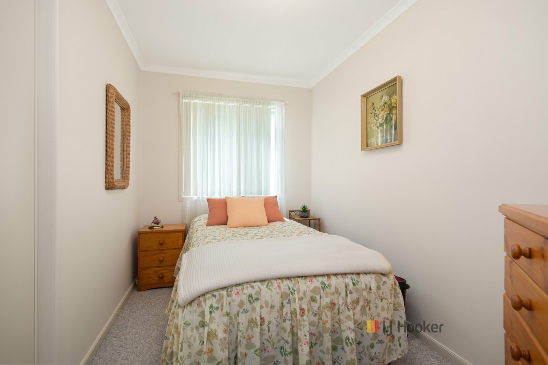 155/186 Sunrise Avenue — photo 6 of 8
