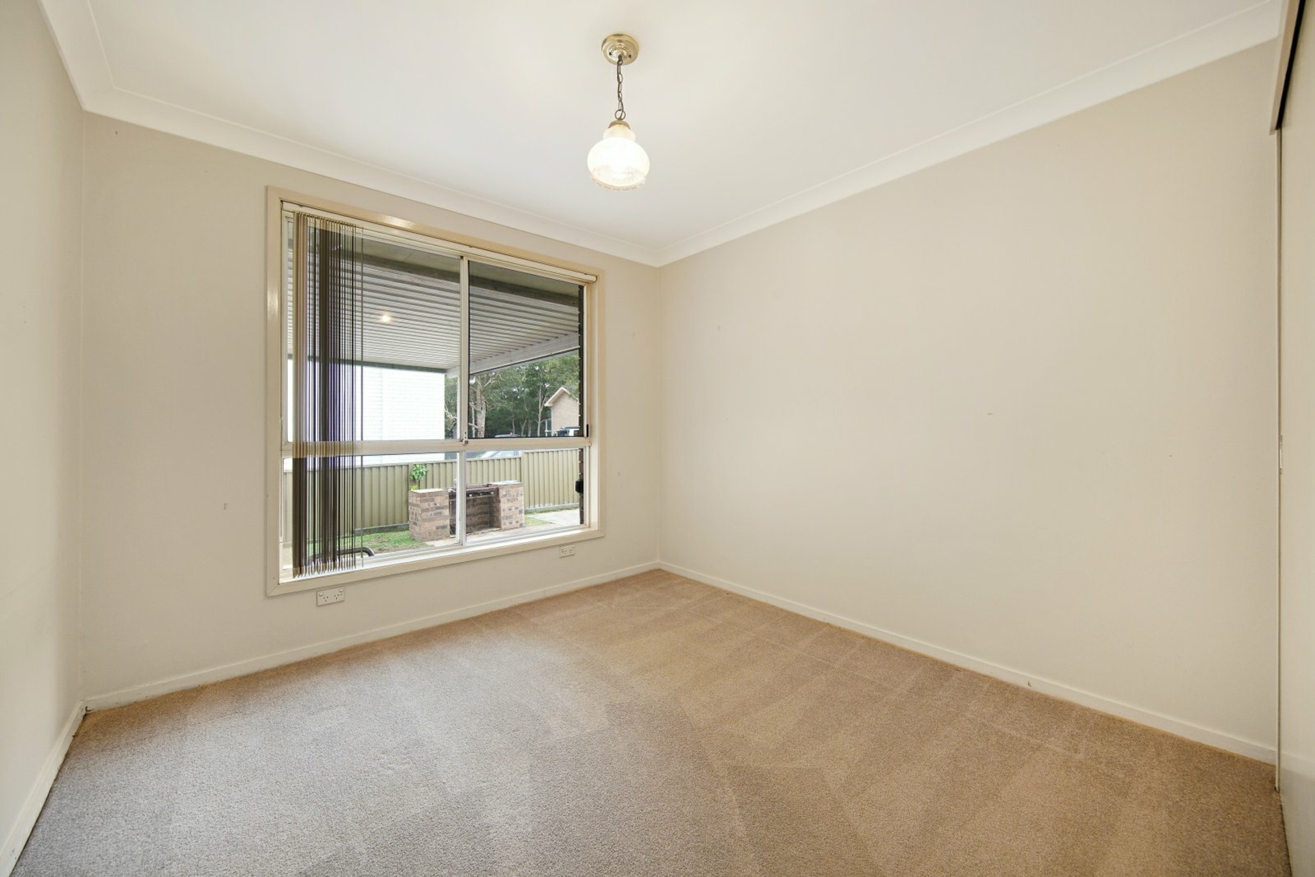 1/5 Kiora Close — photo 5 of 8
