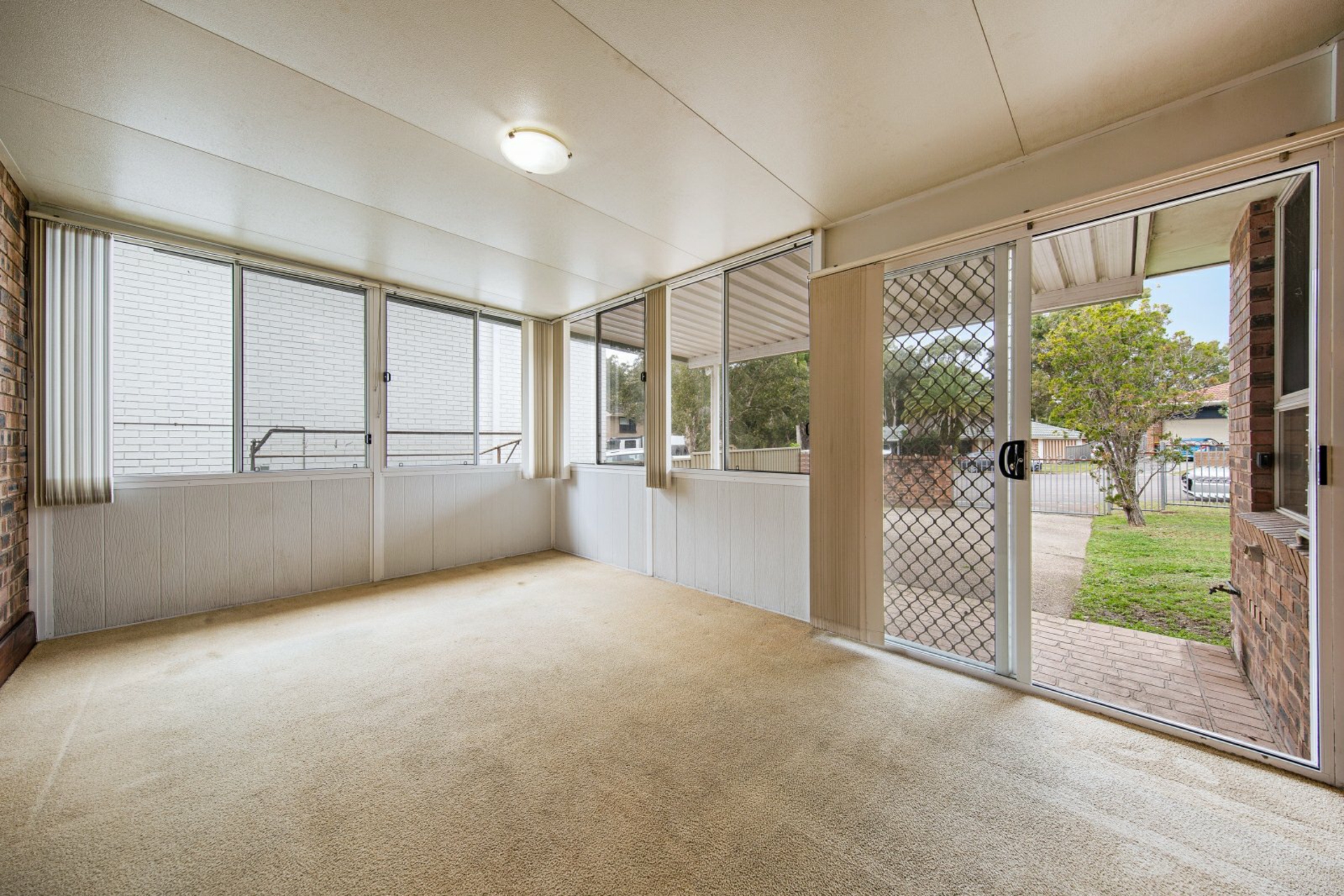 1/5 Kiora Close — photo 6 of 8