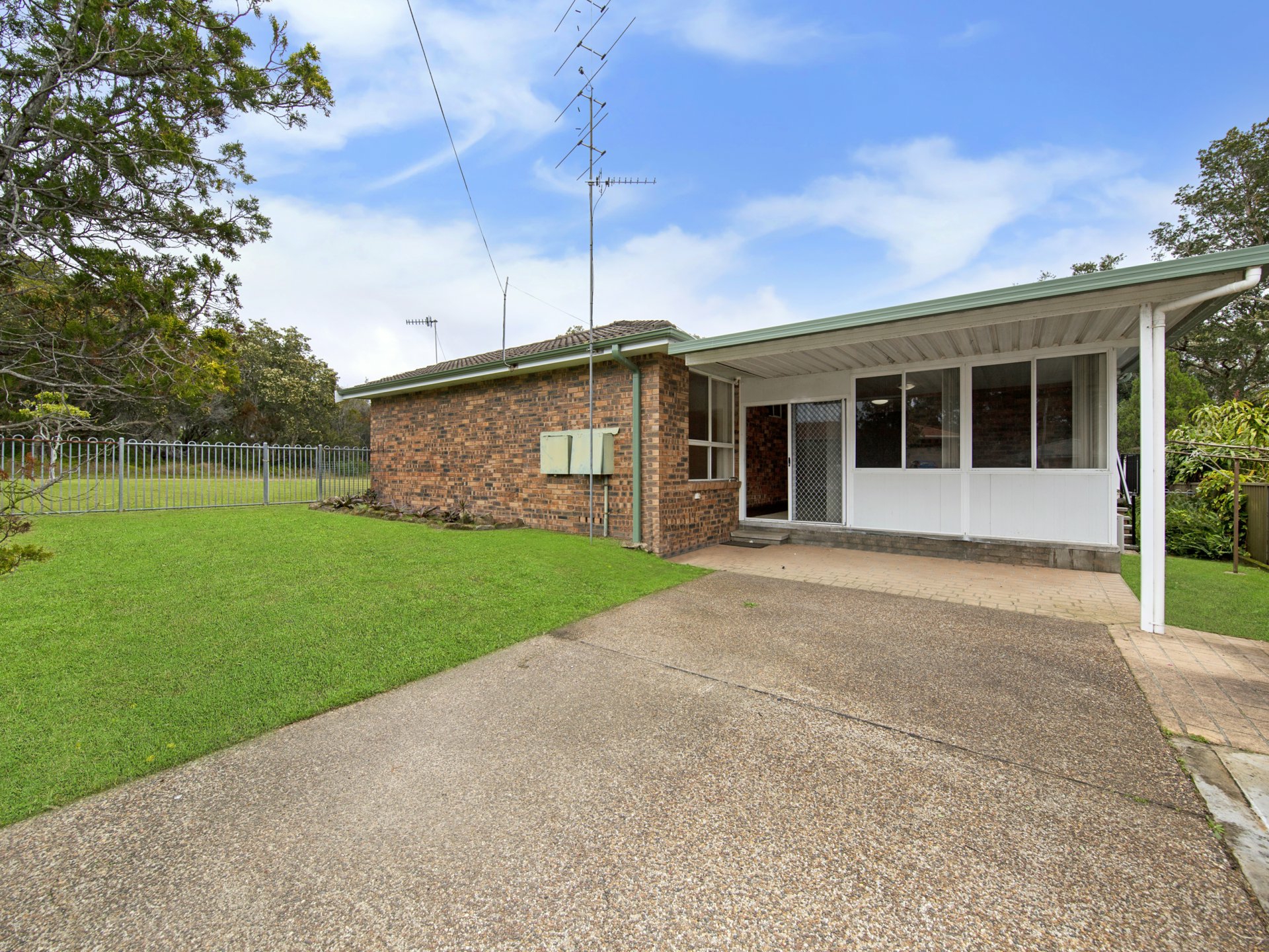 1/5 Kiora Close — photo 8 of 8