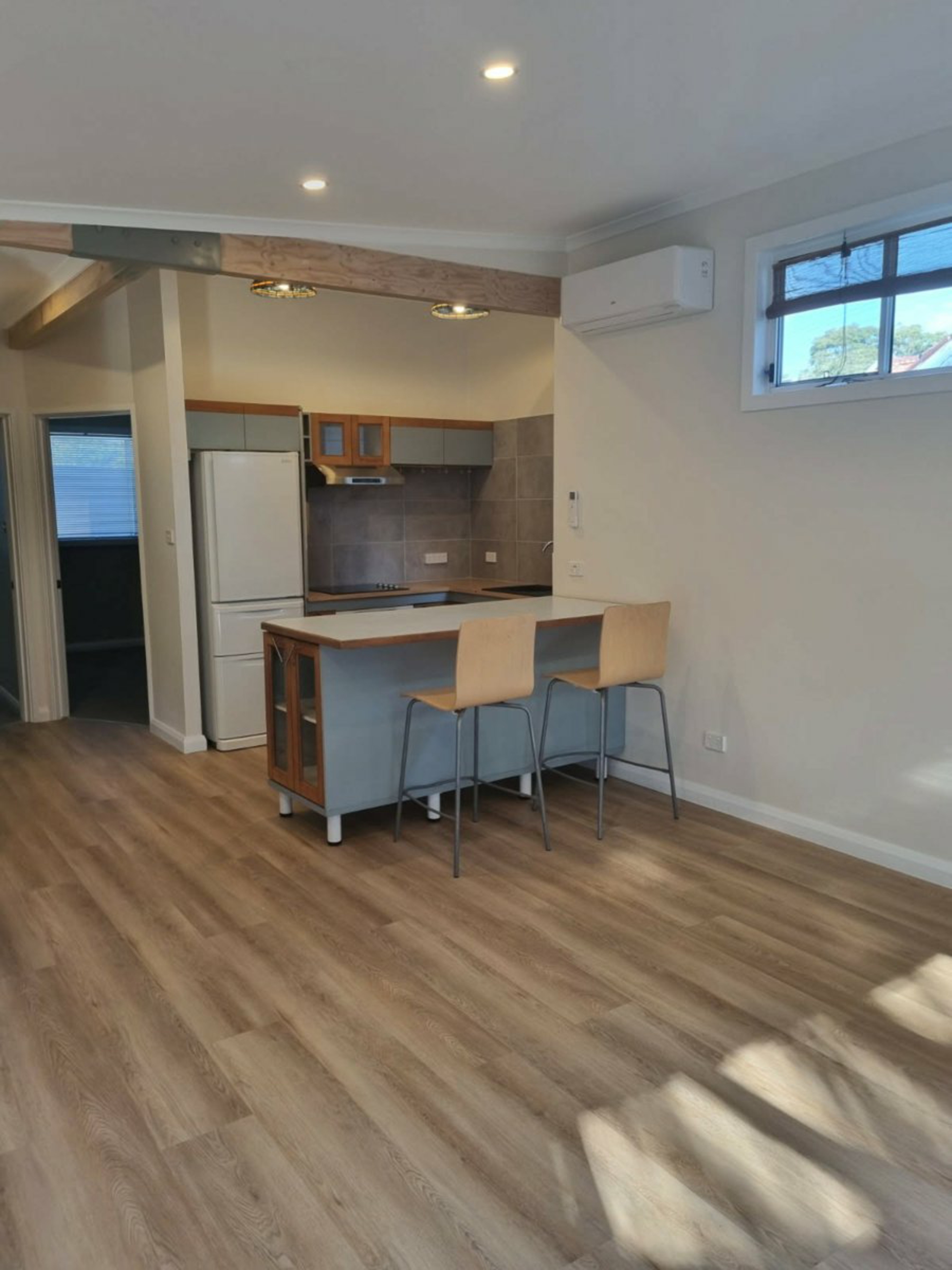 2A Delia Avenue — photo 3 of 8