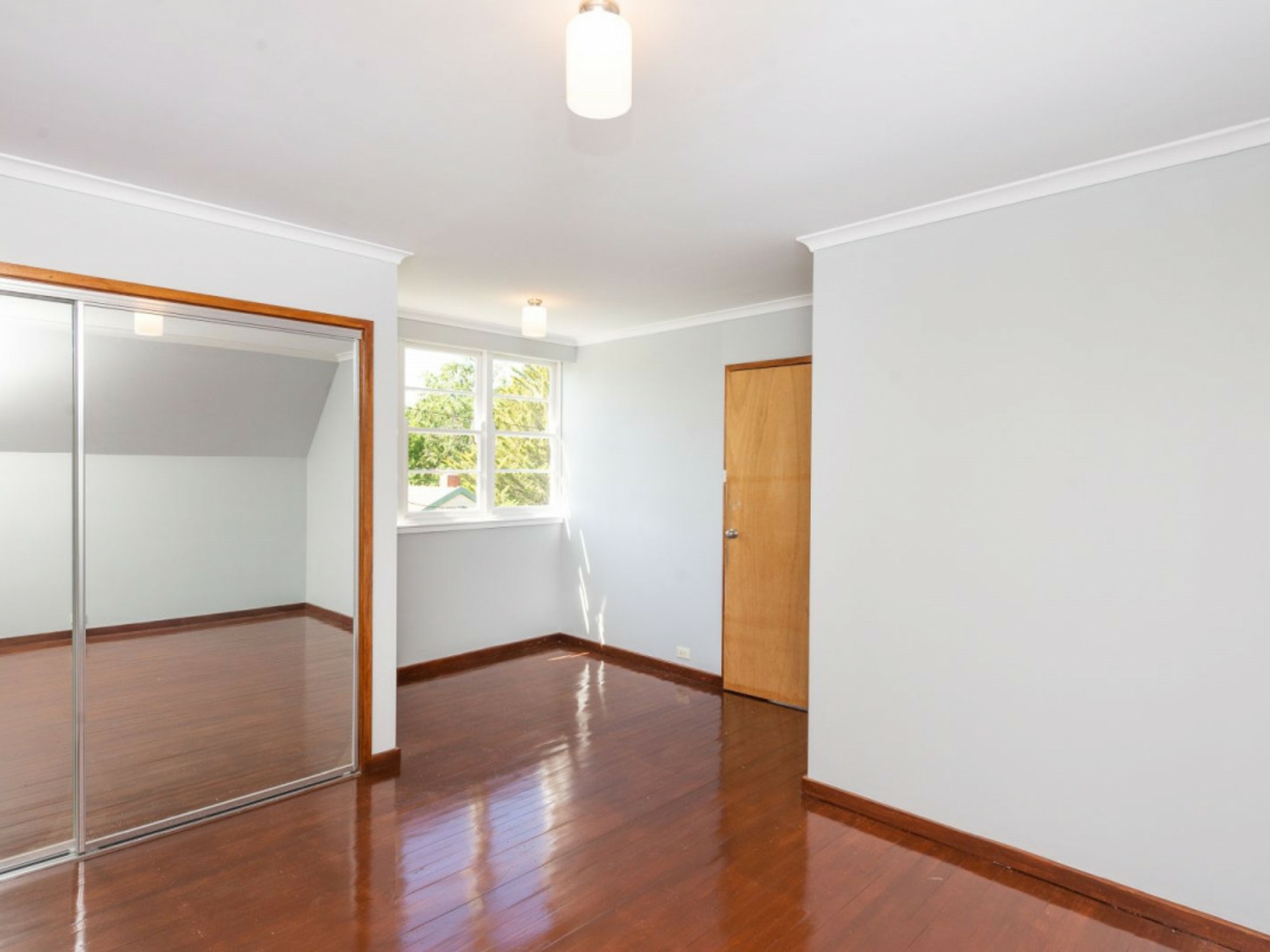 2 Carrington Street, DEAKIN