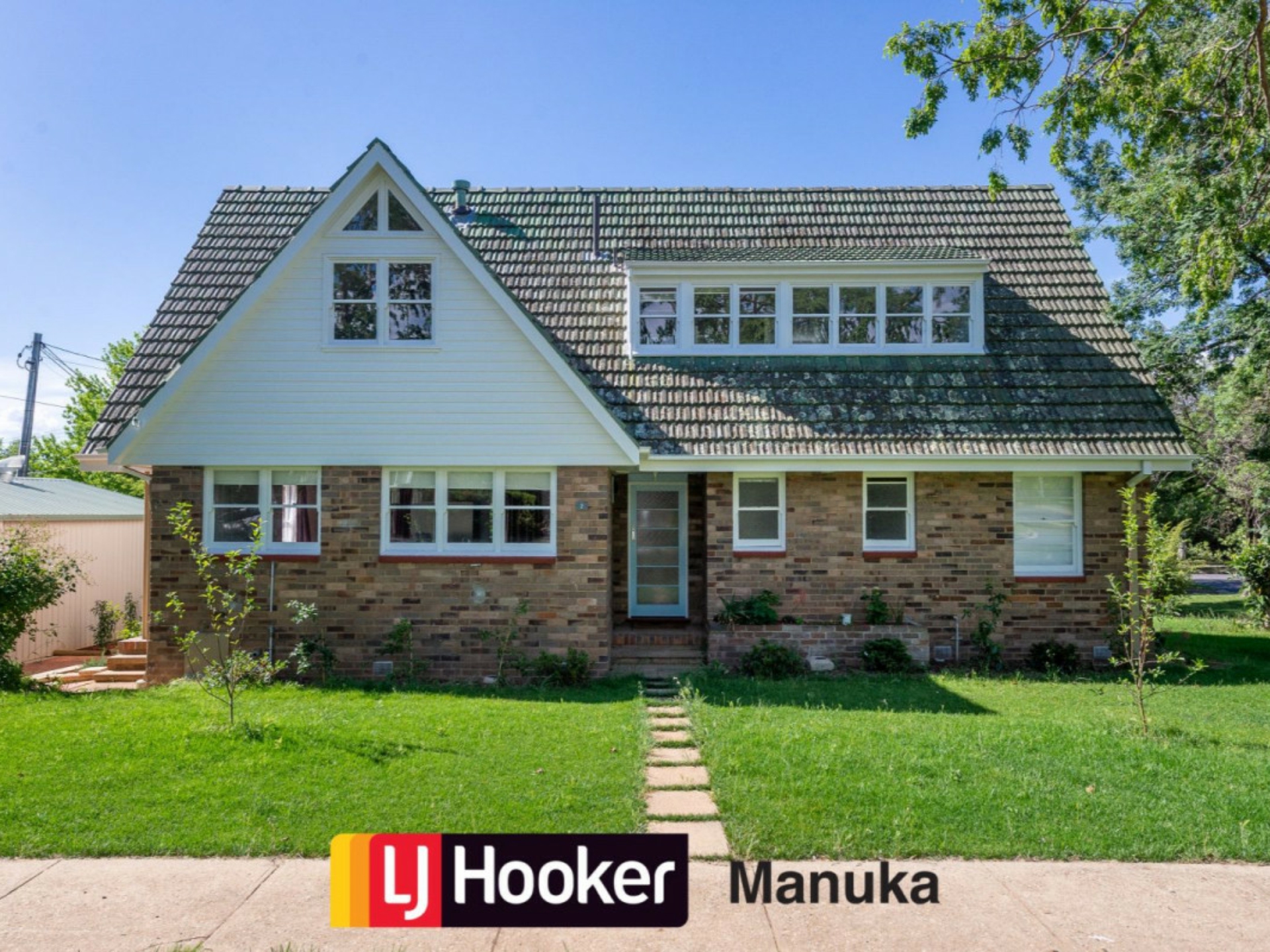 2 Carrington Street, DEAKIN