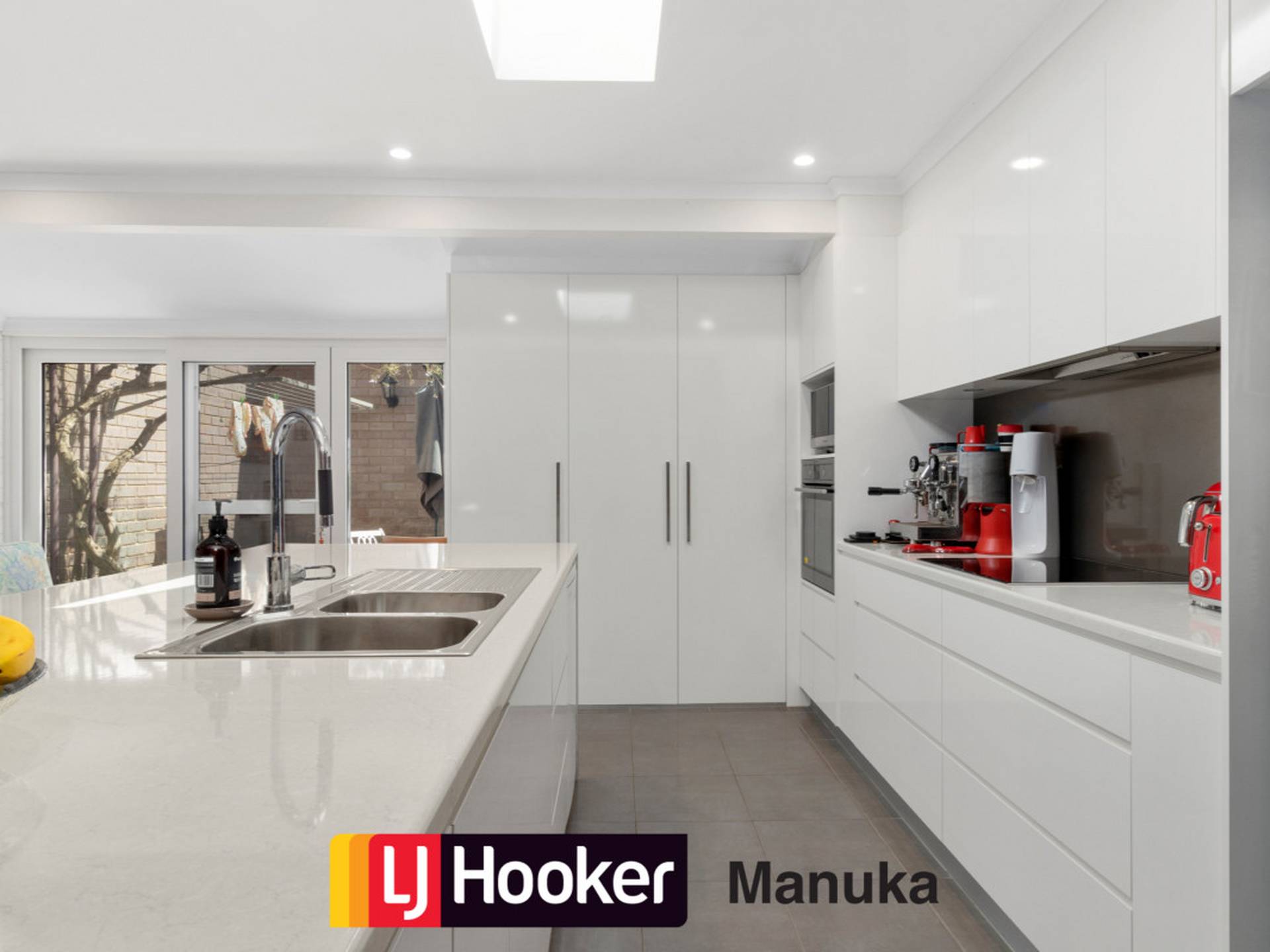 7 English Court, SWINGER HILL