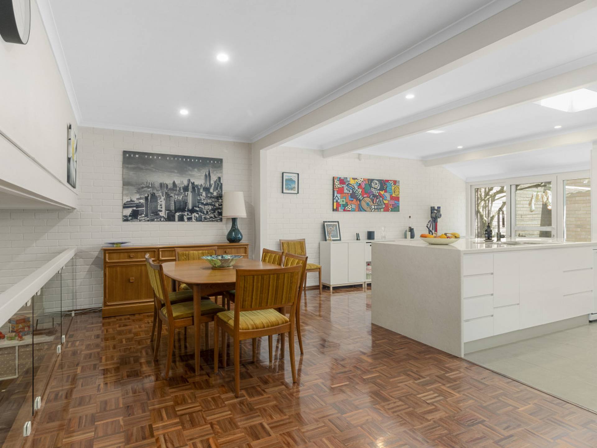 7 English Court, SWINGER HILL
