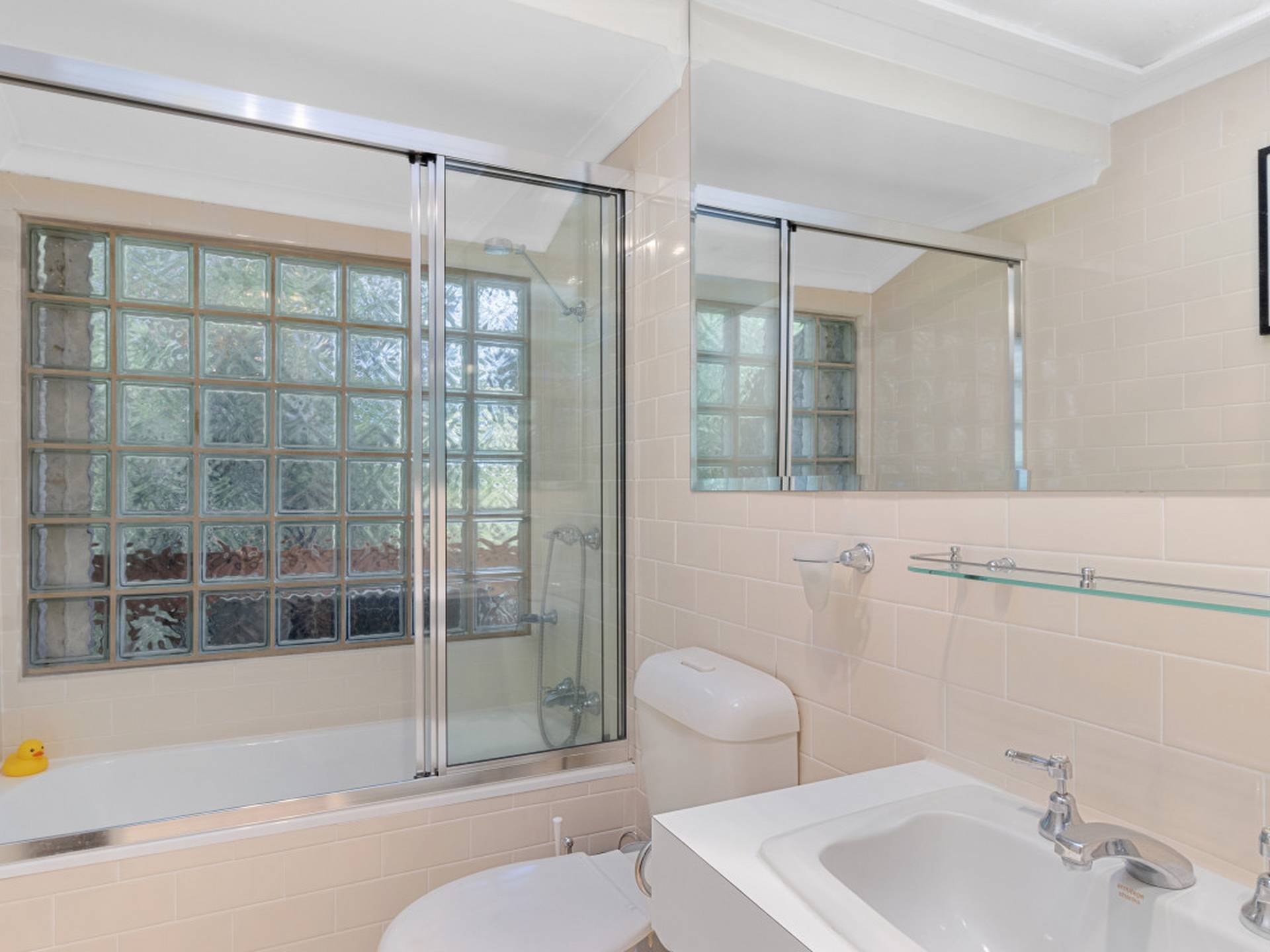 7 English Court, SWINGER HILL