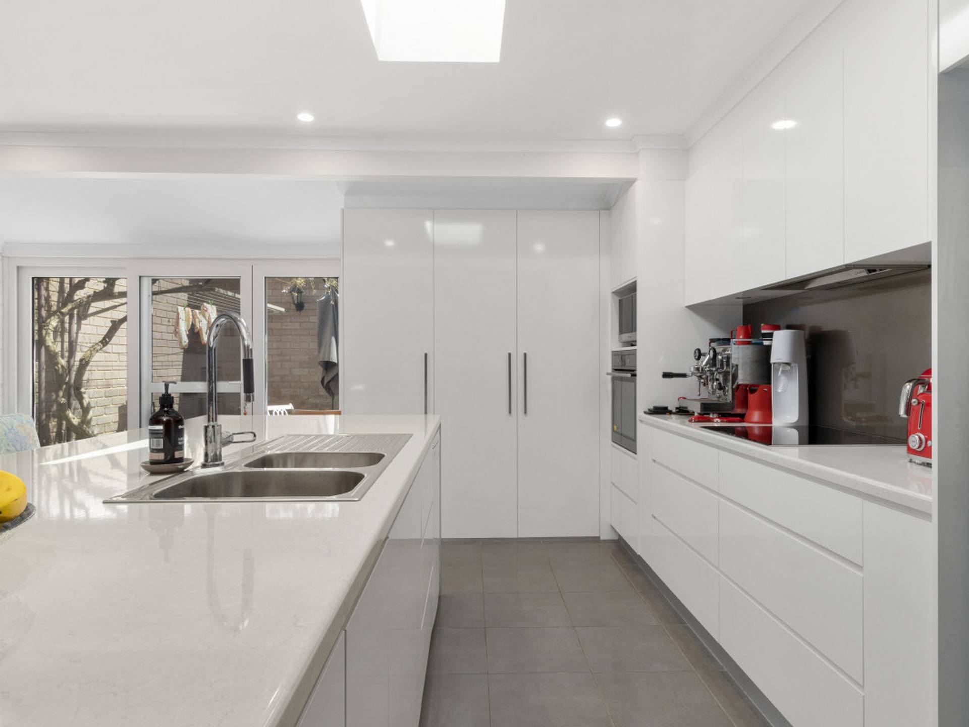 7 English Court, SWINGER HILL
