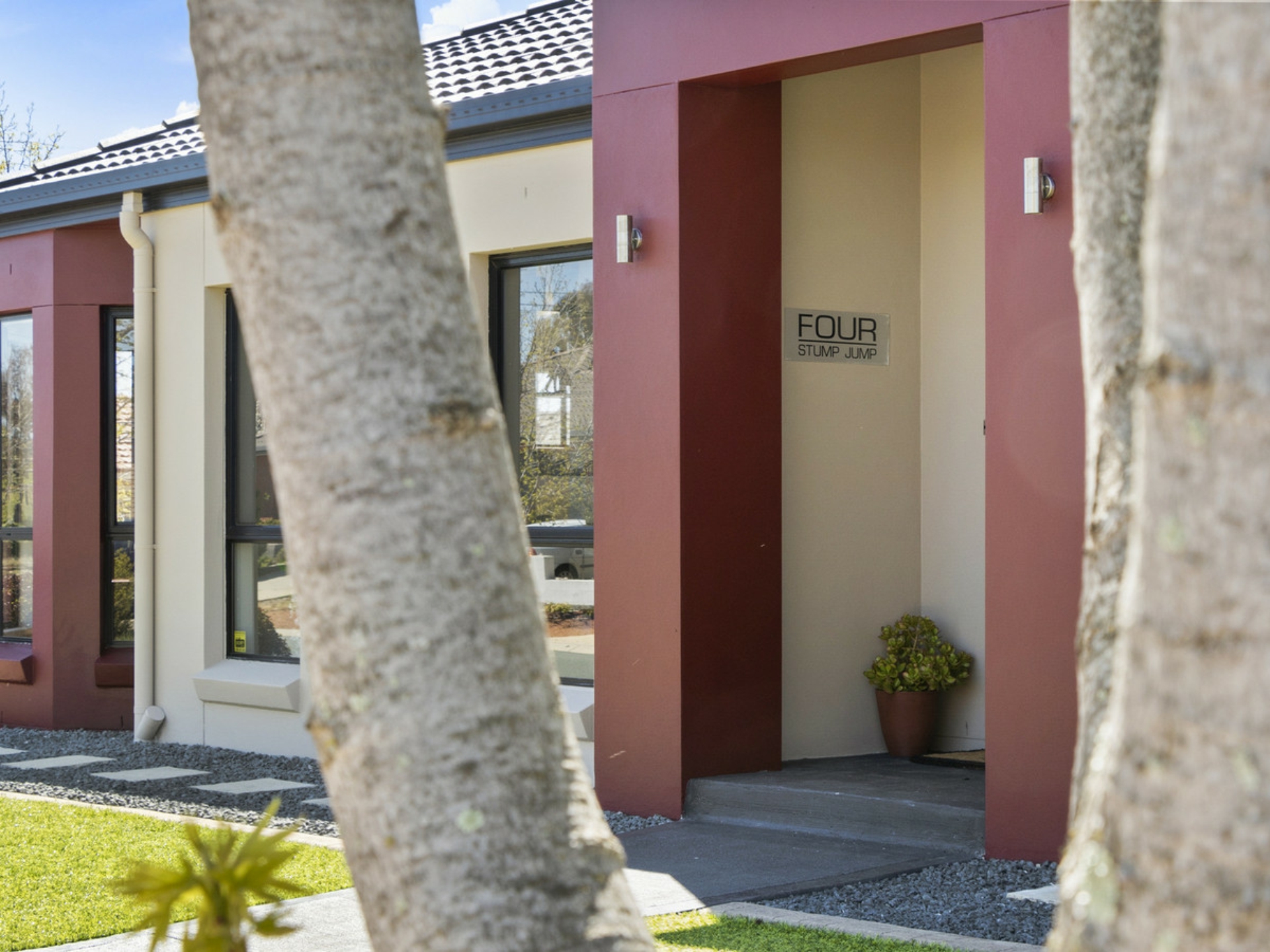 4 Stump Jump Crescent, DUNLOP