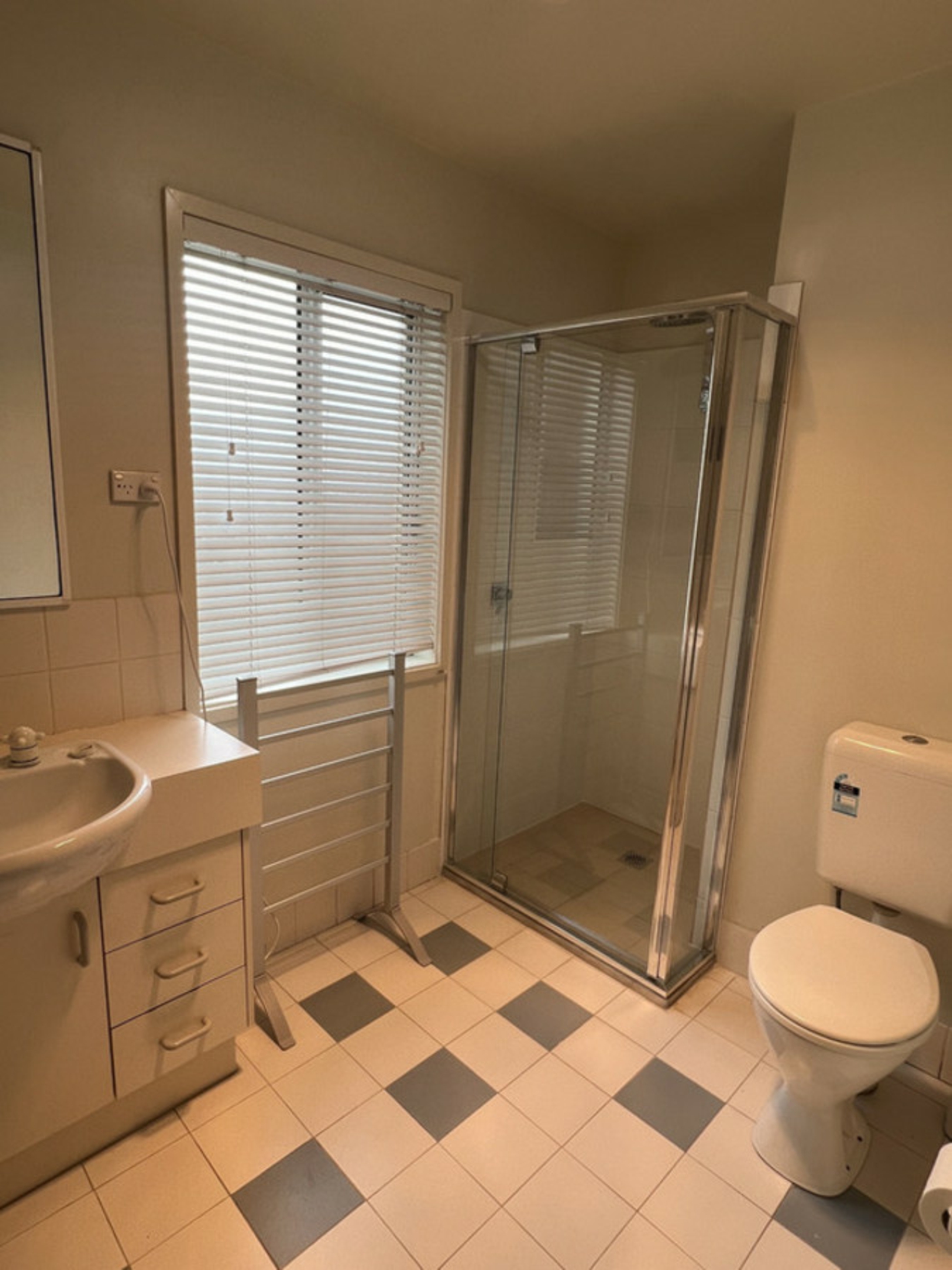 15a Hopkins Street, WESTON