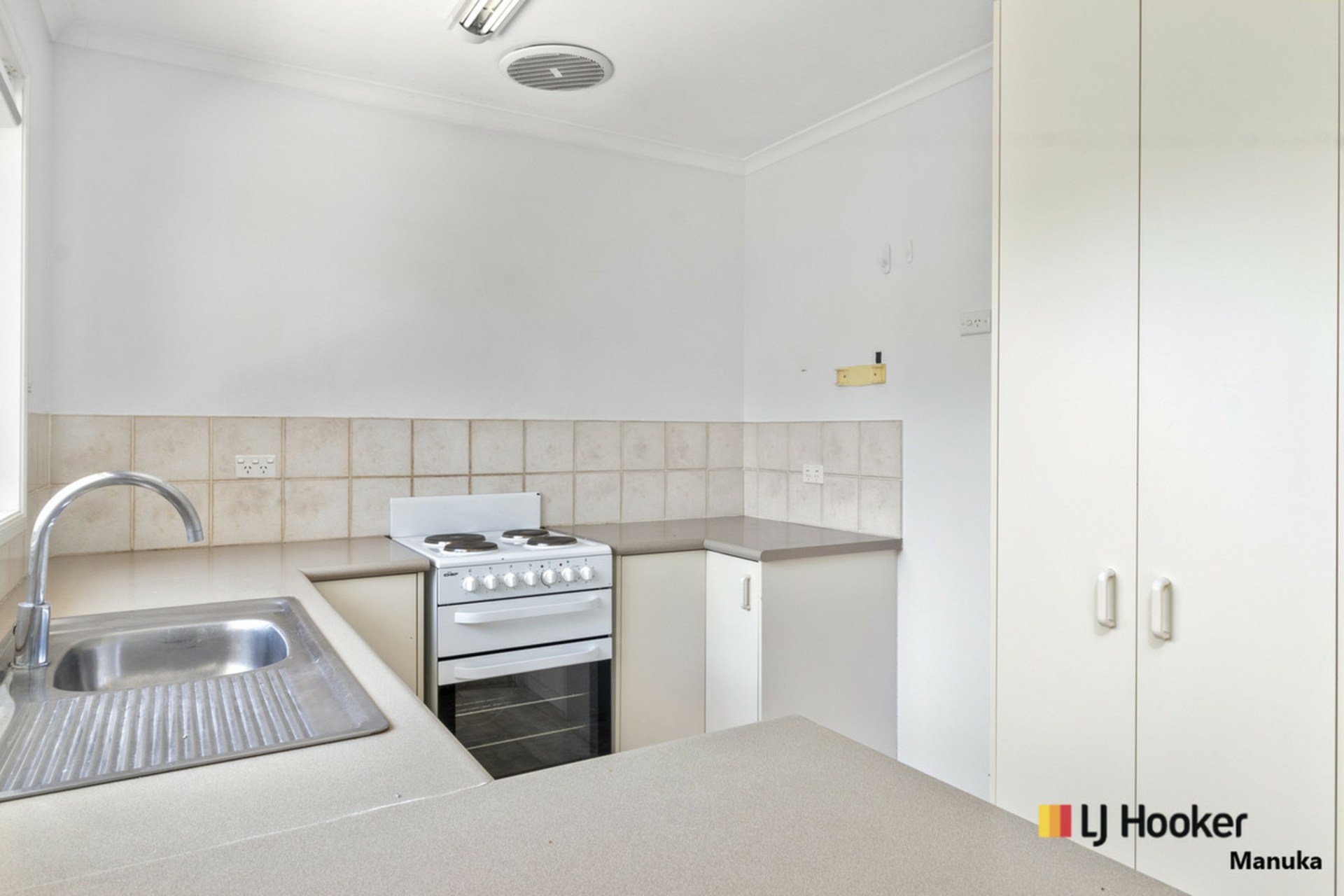 12b Eggleston Crescent Chifley ACT - Property Details - LJ Hooker