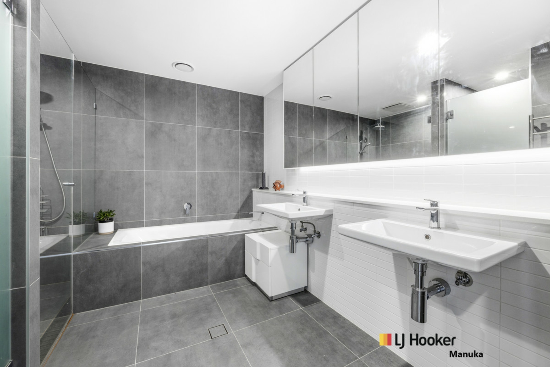 113/81 Constitution Avenue, CAMPBELL