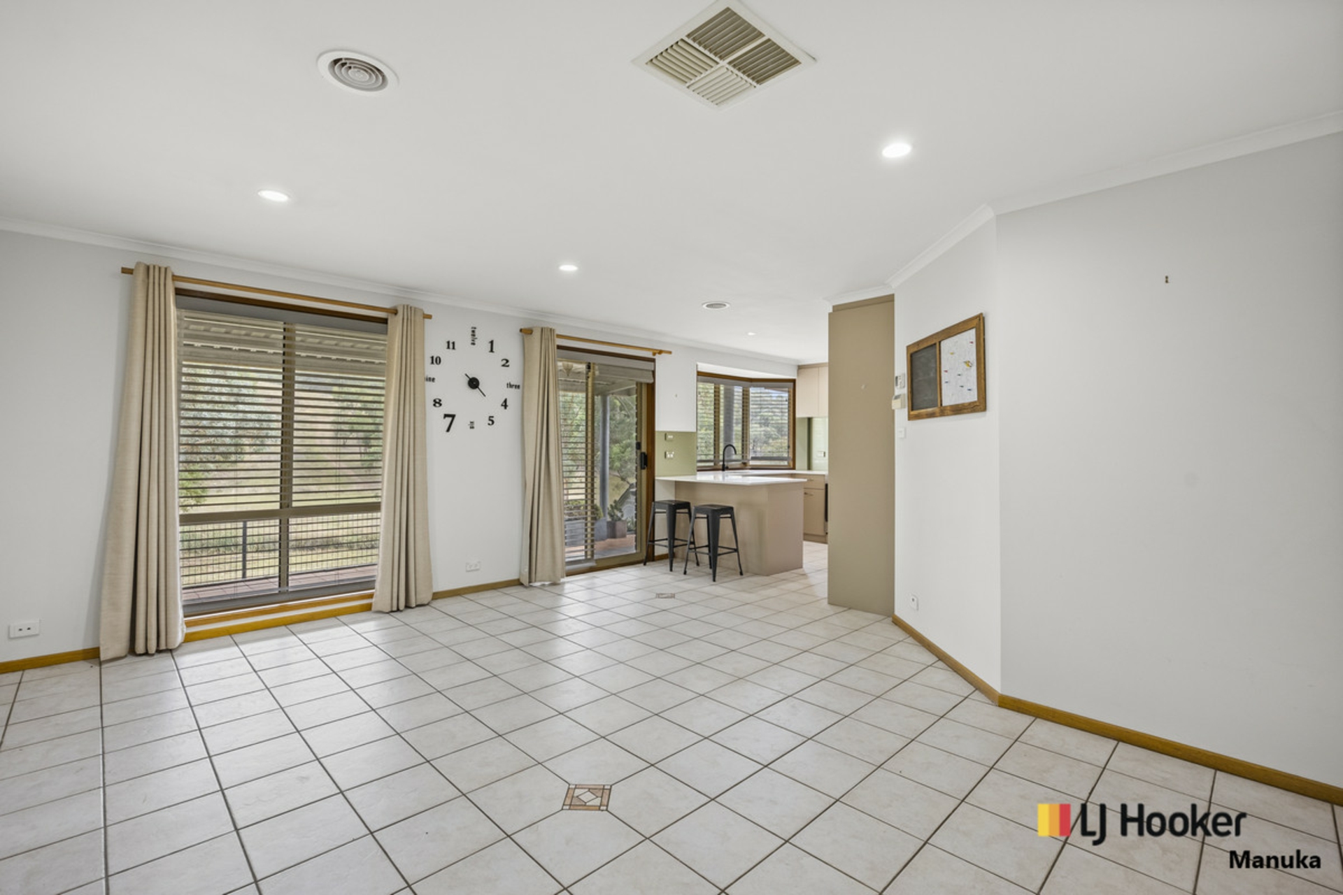 52 Kangaroo Close, NICHOLLS