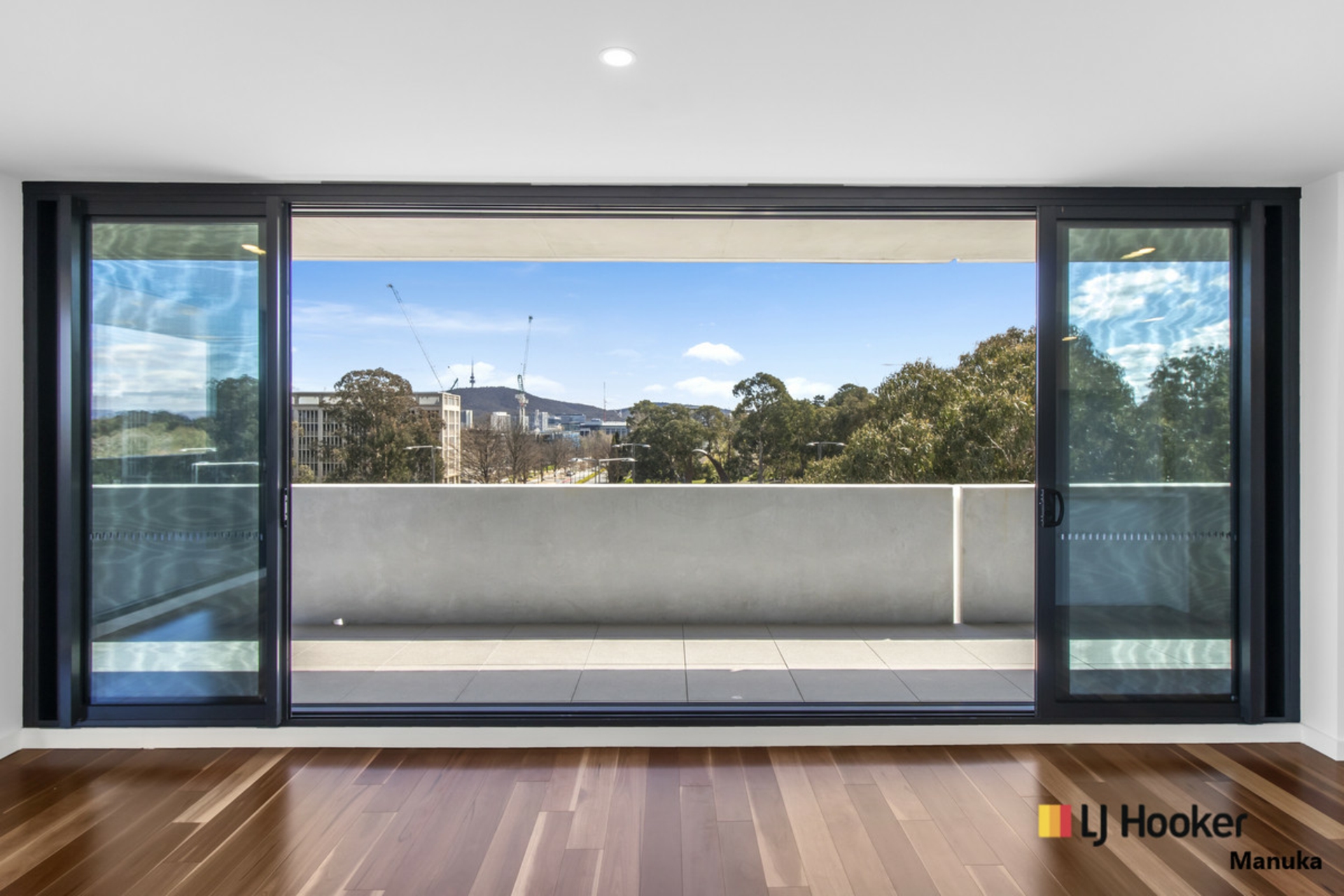 422/2 Anzac Park, CAMPBELL