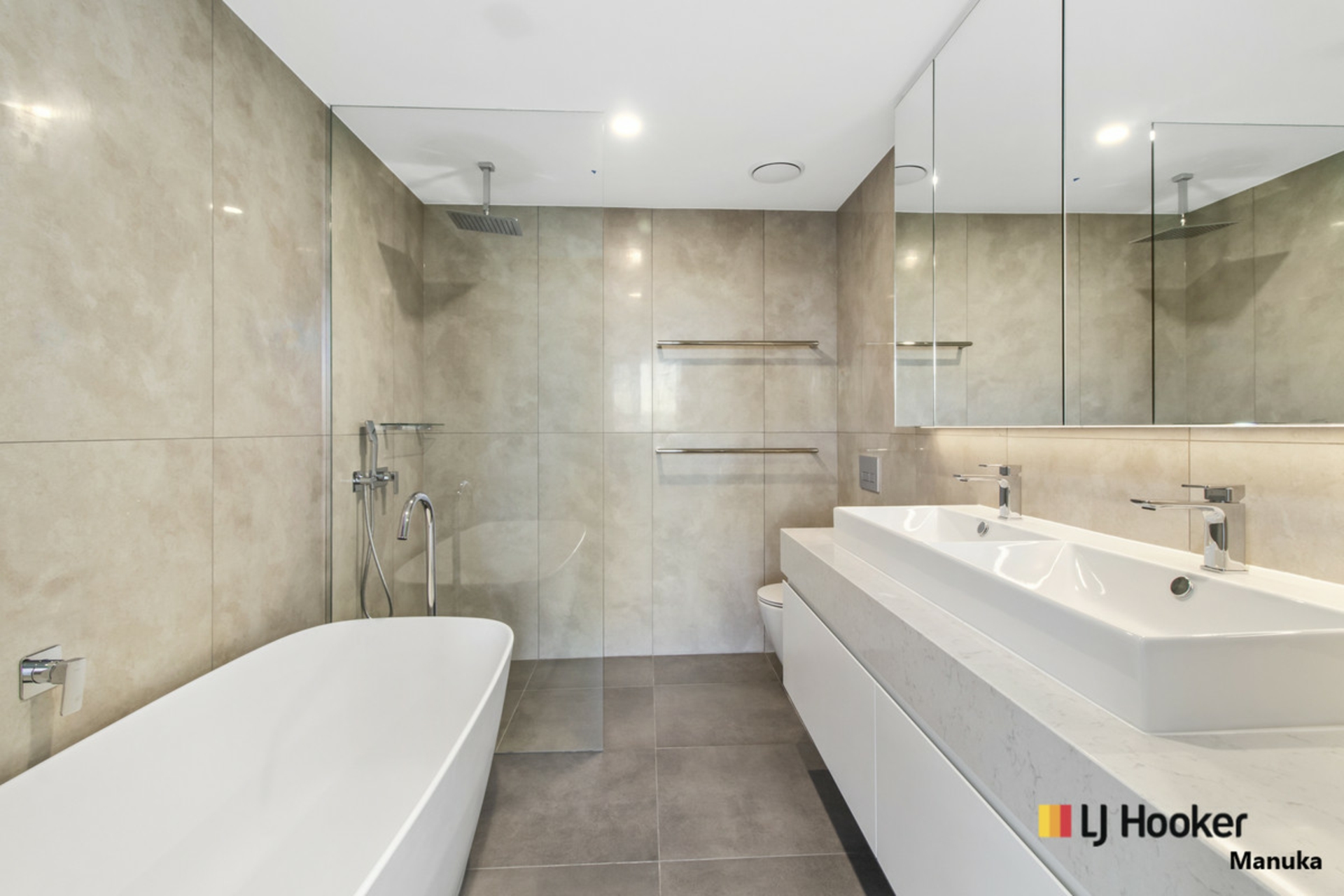 422/2 Anzac Park, CAMPBELL